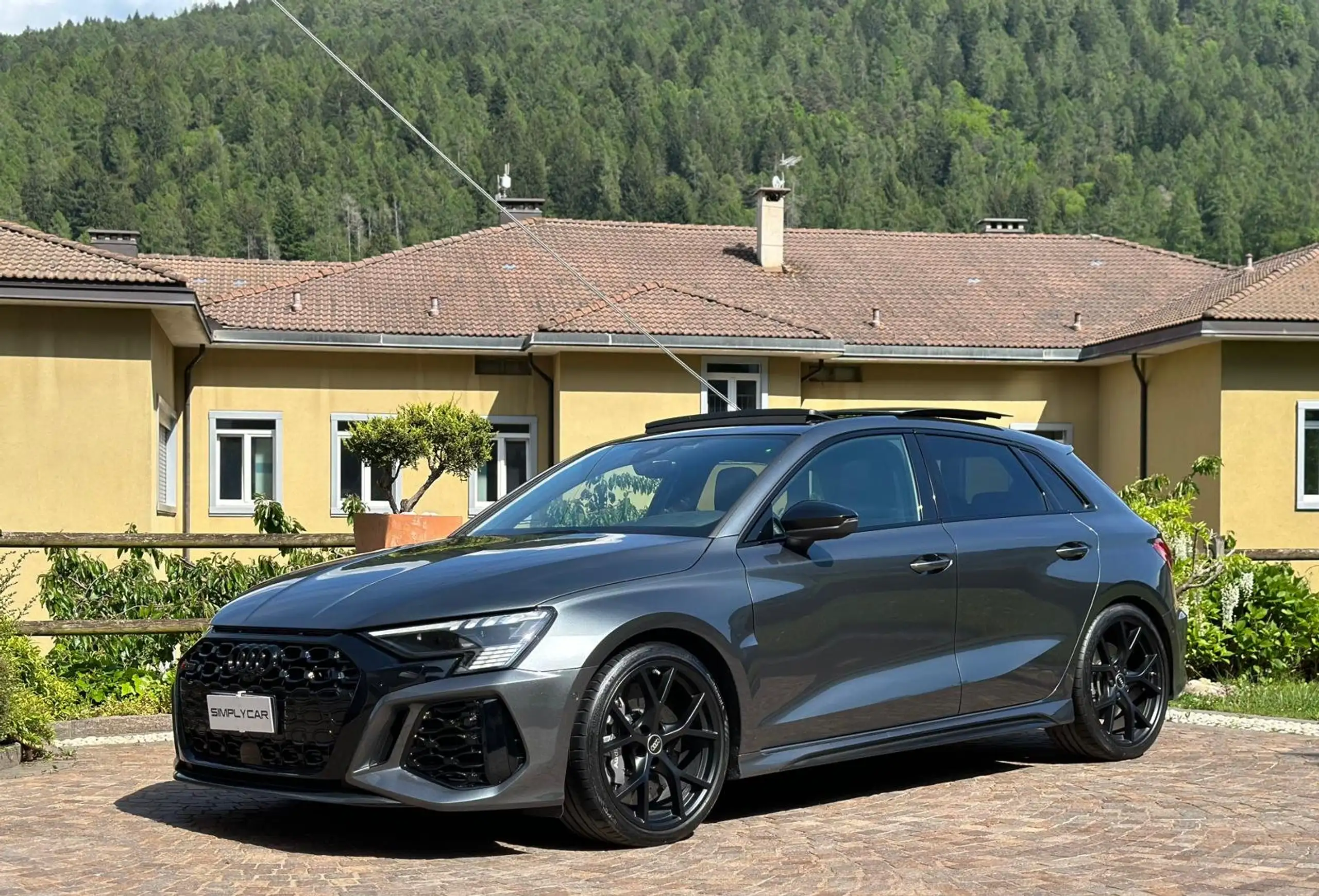 Audi - RS3