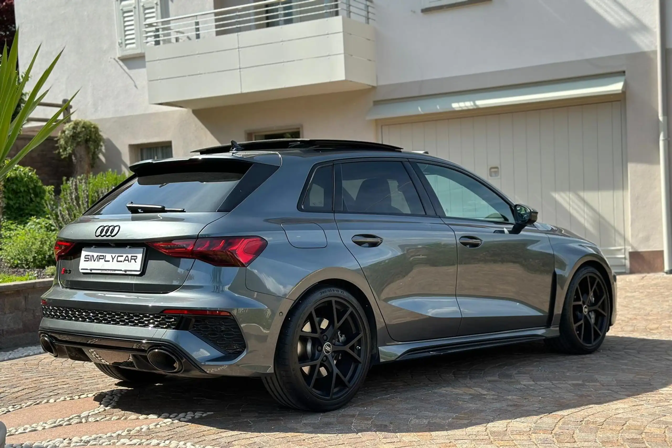 Audi - RS3