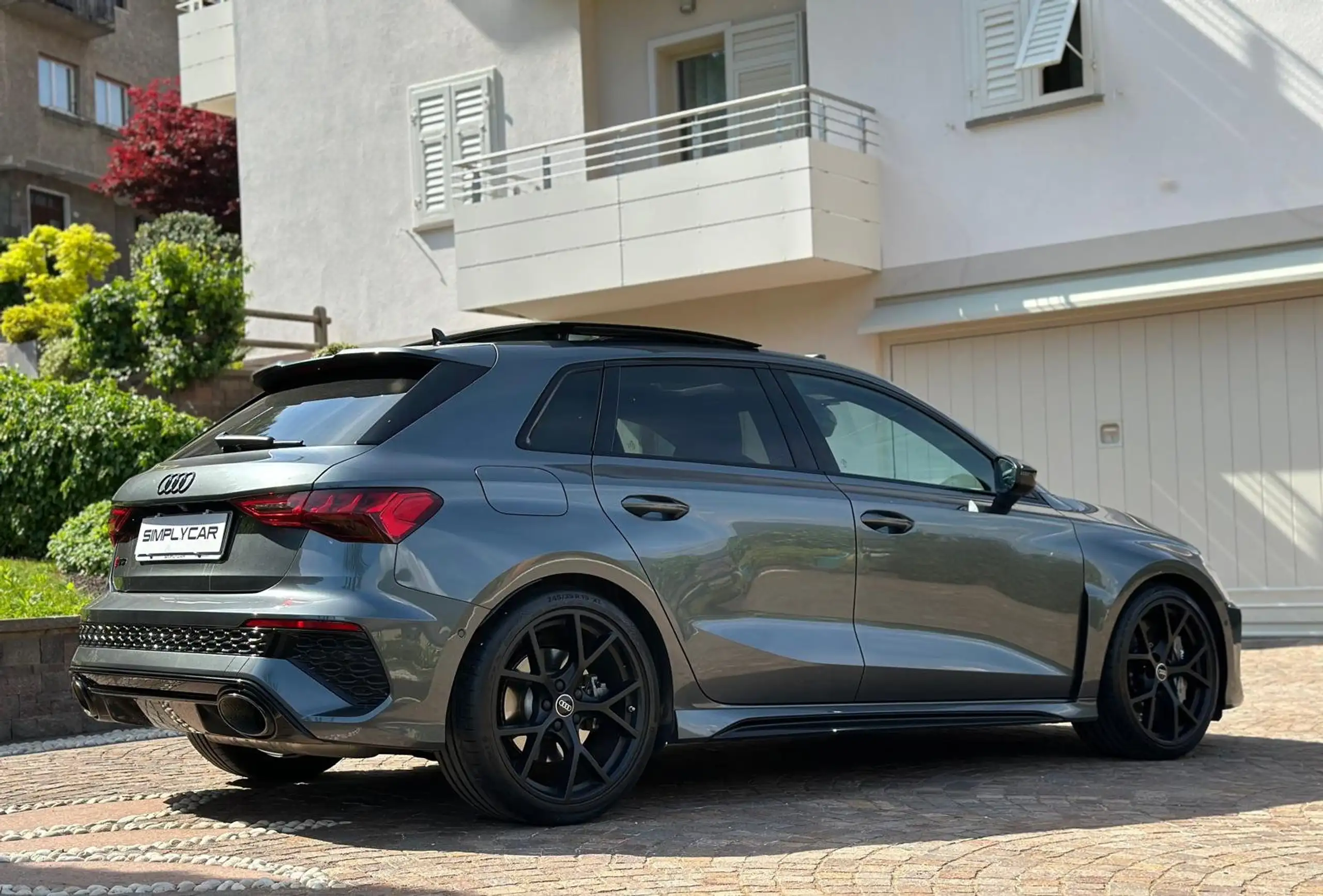 Audi - RS3