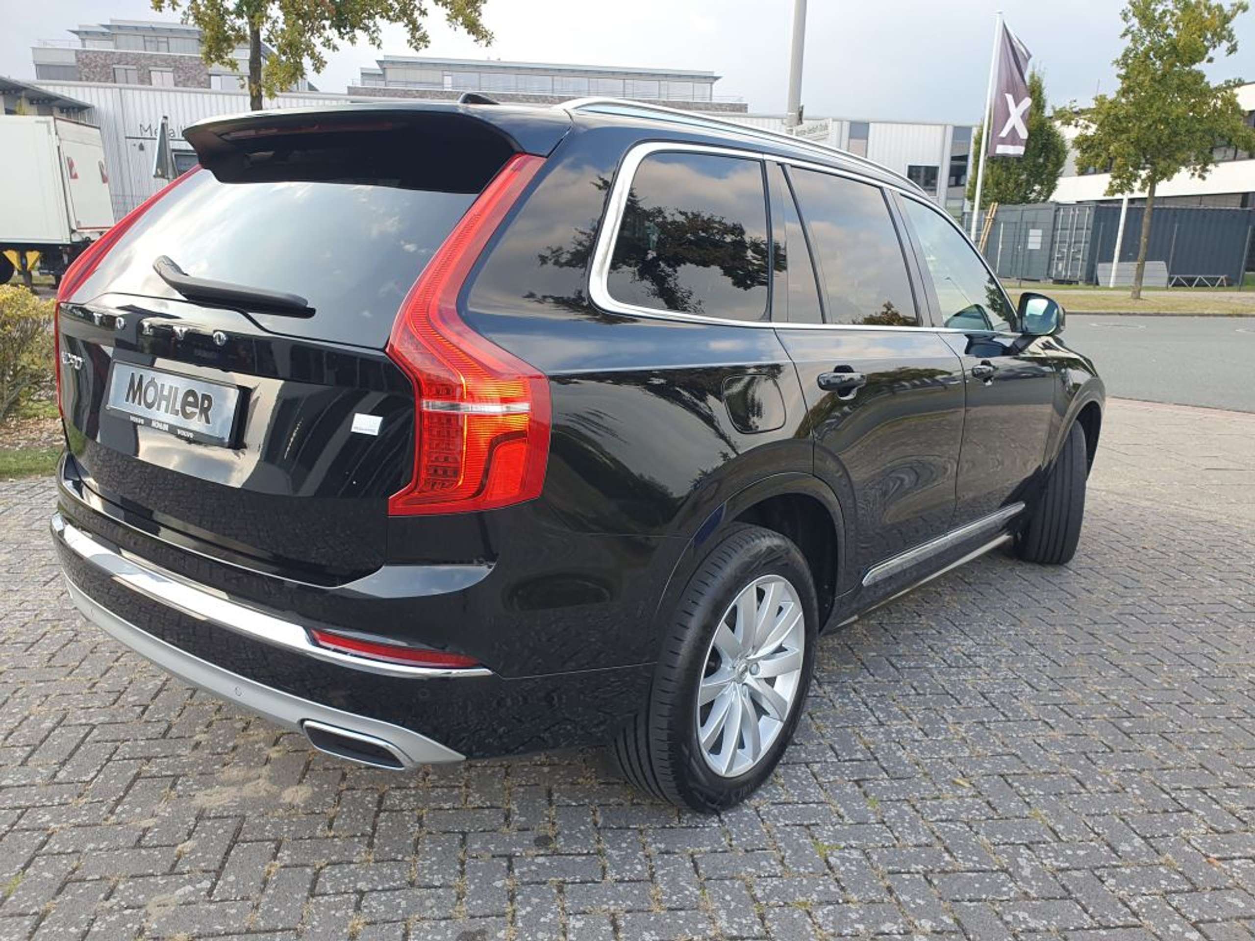 Volvo - XC90