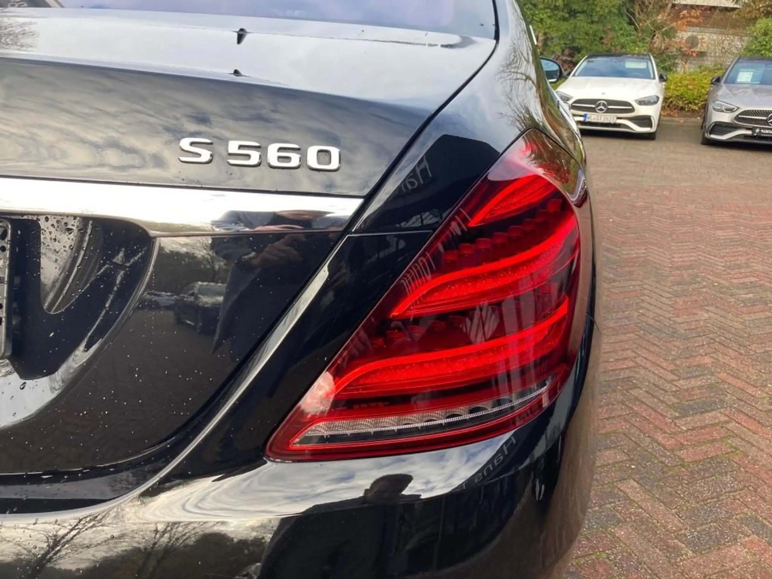 Mercedes-Benz - S 560