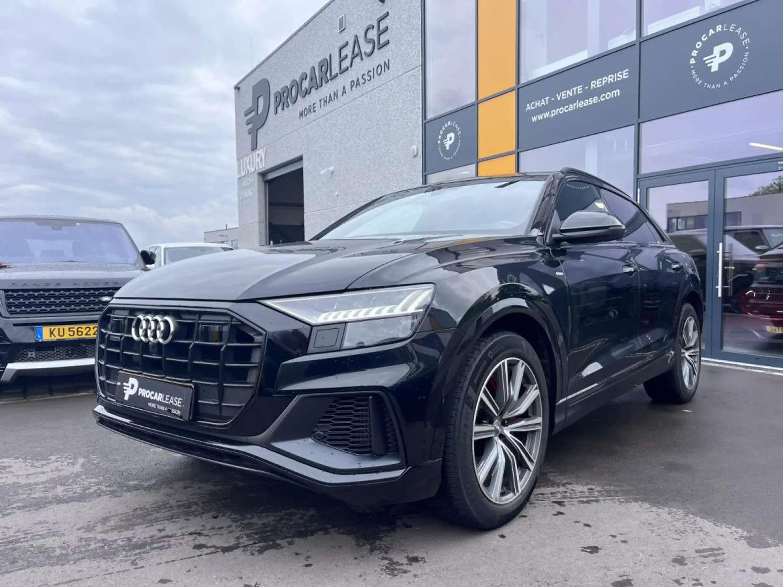 Audi - Q8