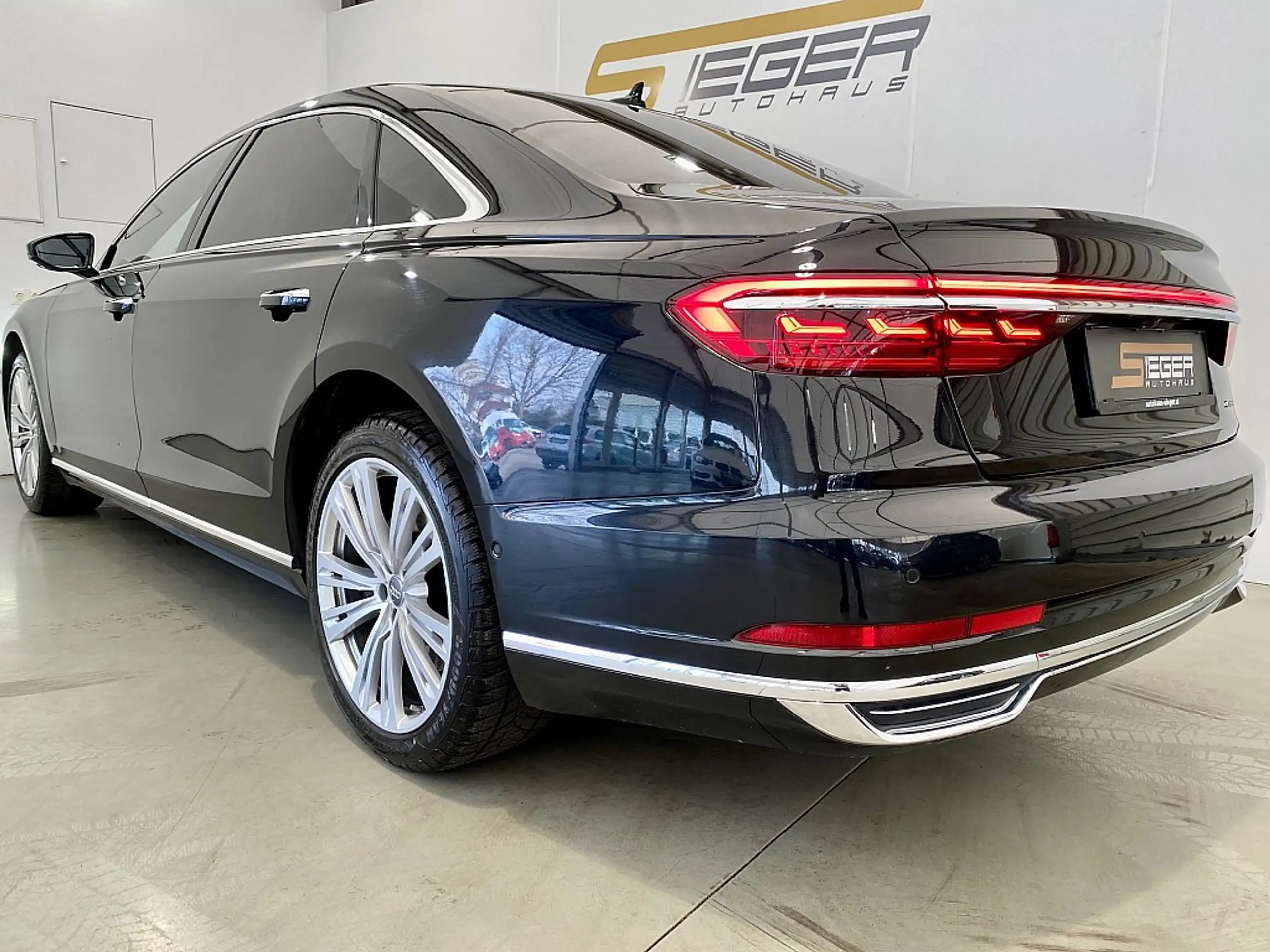 Audi - A8