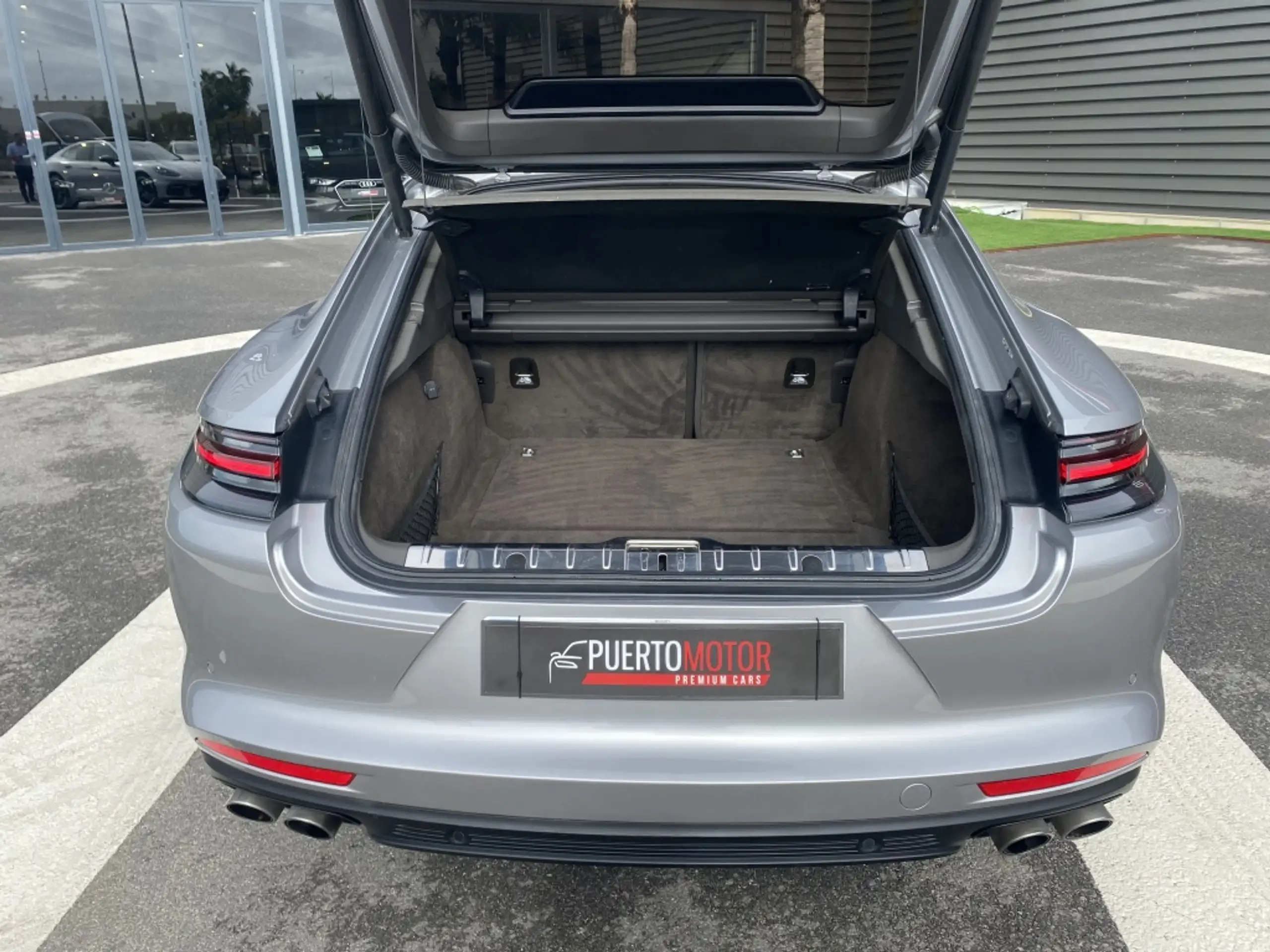 Porsche - Panamera