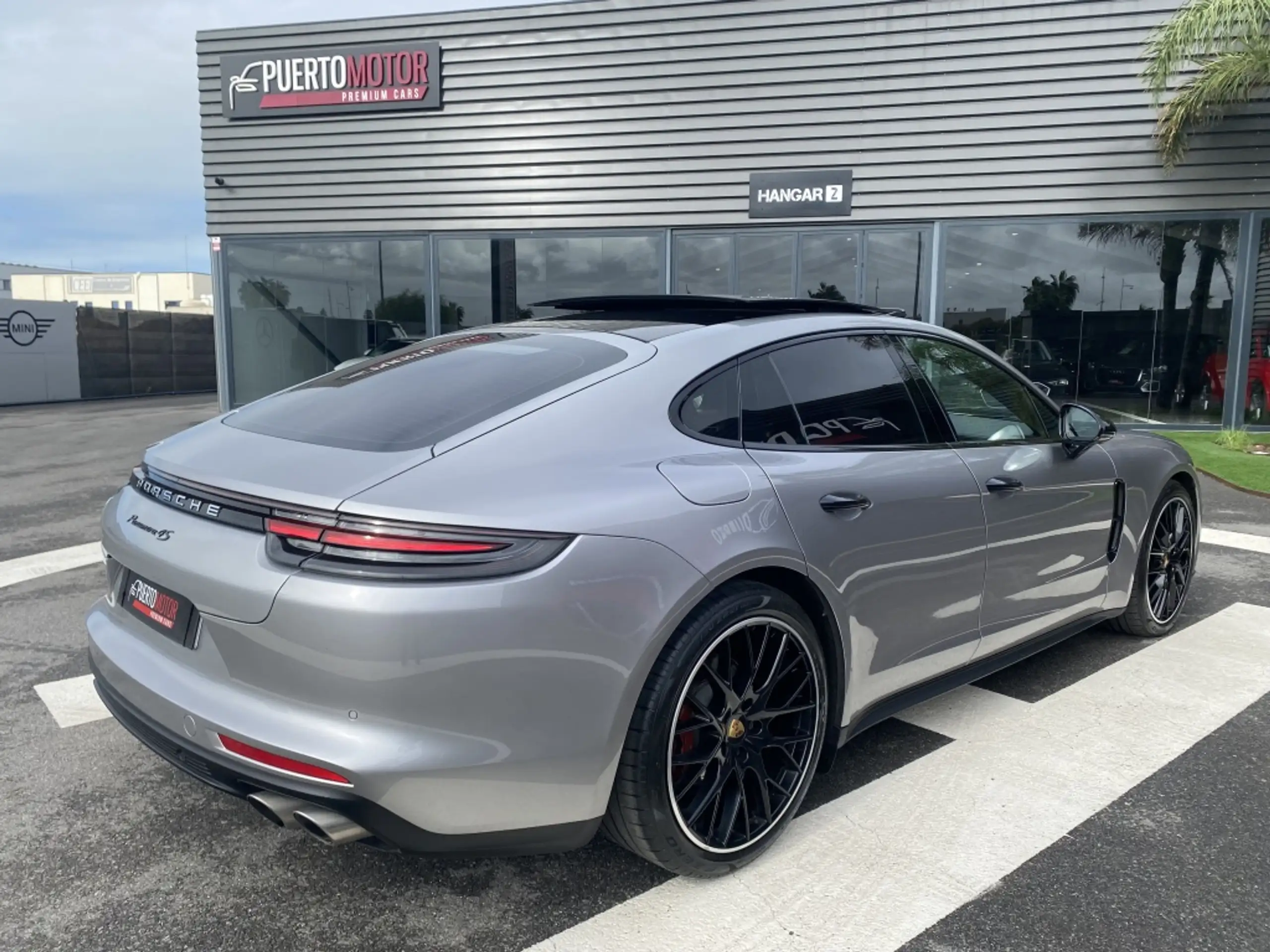 Porsche - Panamera