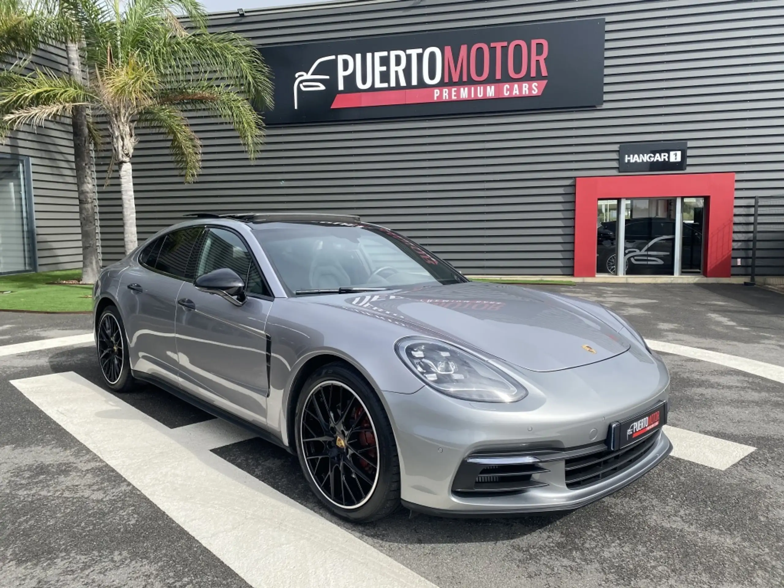 Porsche - Panamera