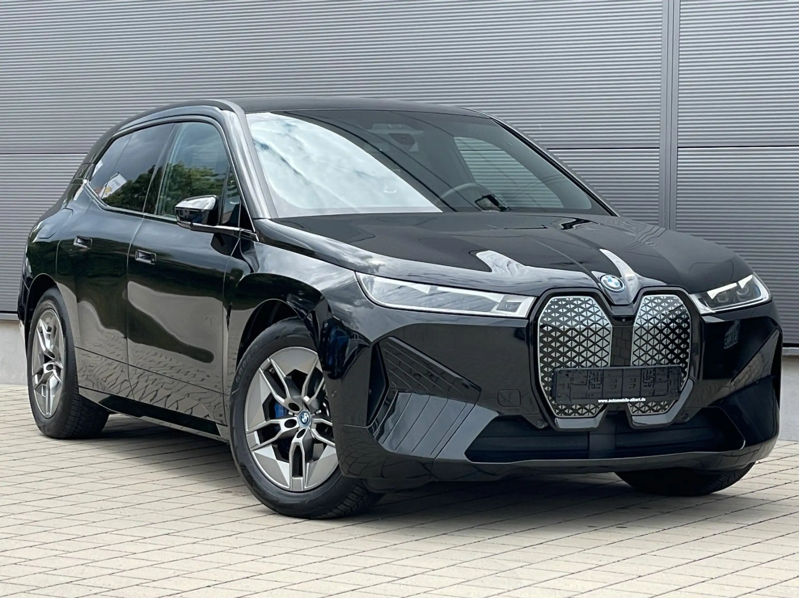 BMW - iX