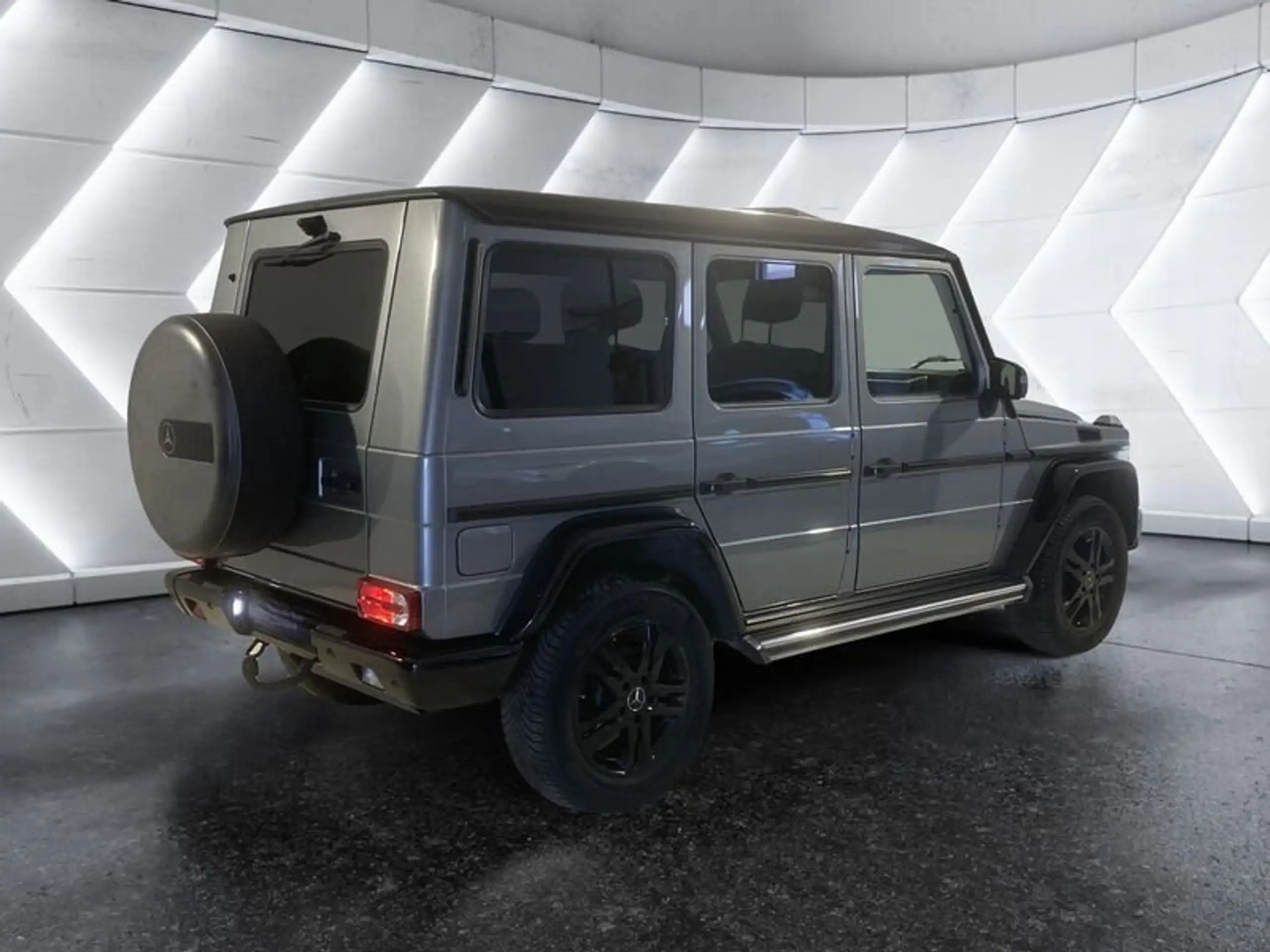 Mercedes-Benz - G 350