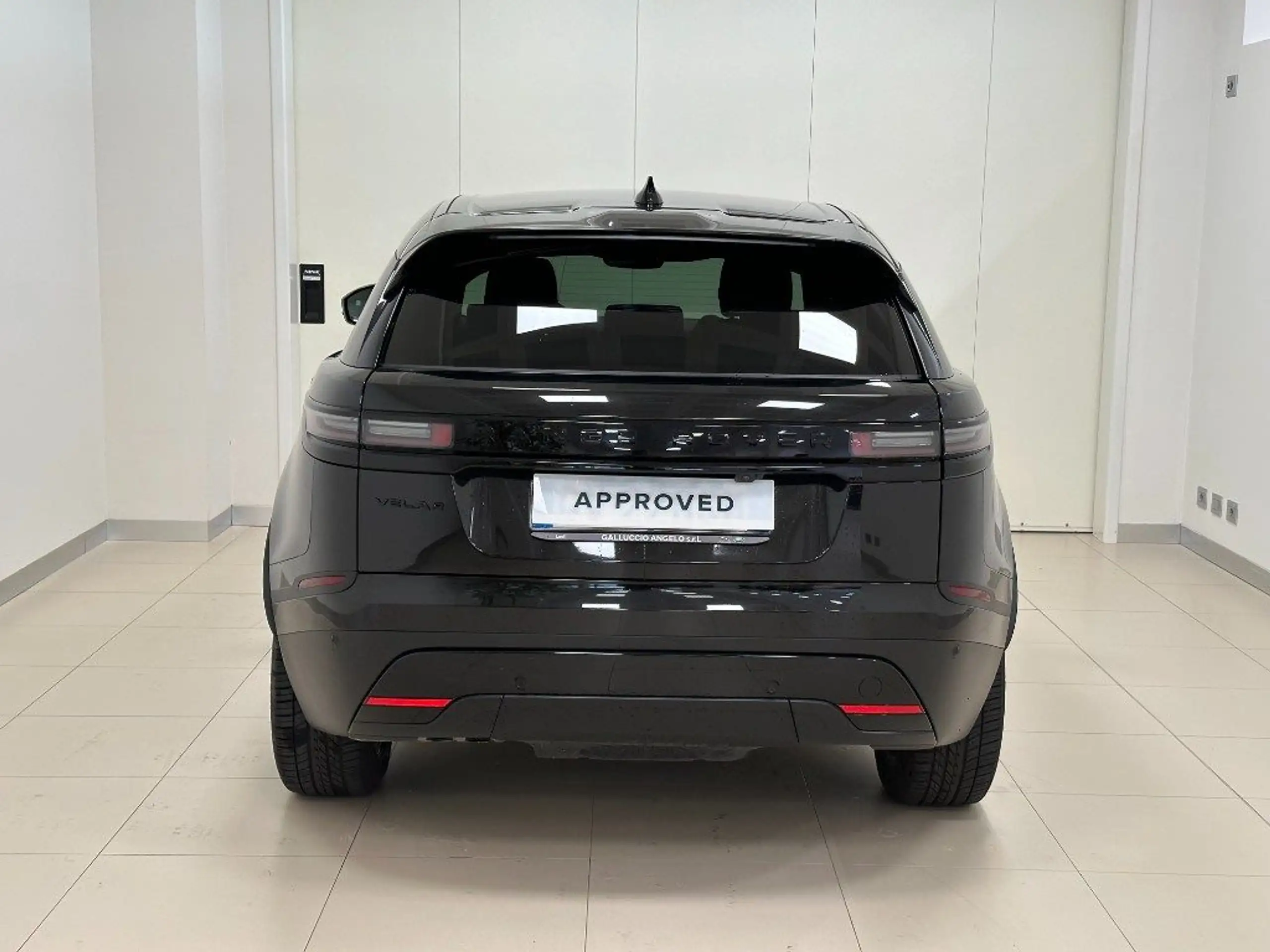 Land Rover - Range Rover Velar