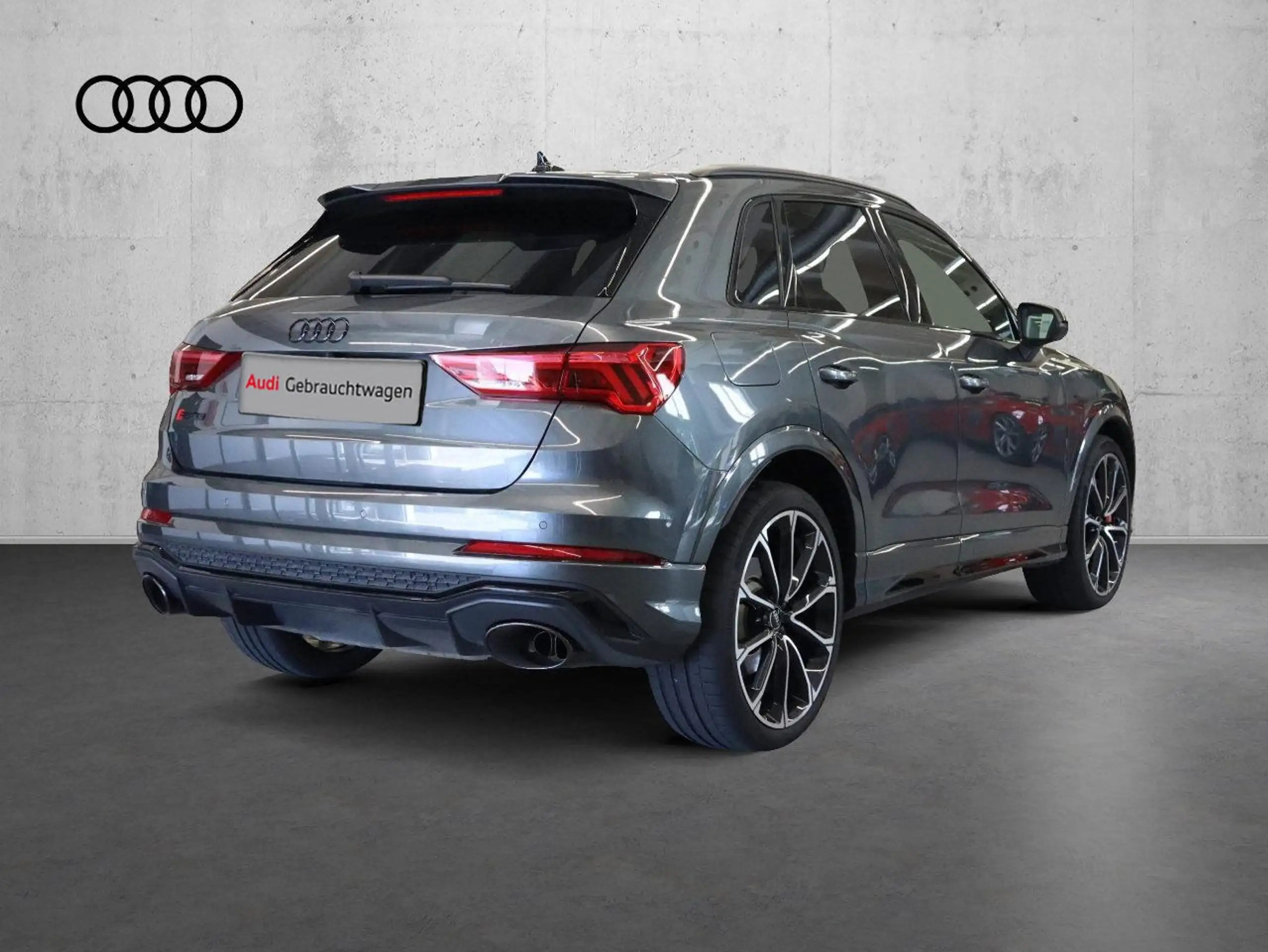 Audi - RS Q3