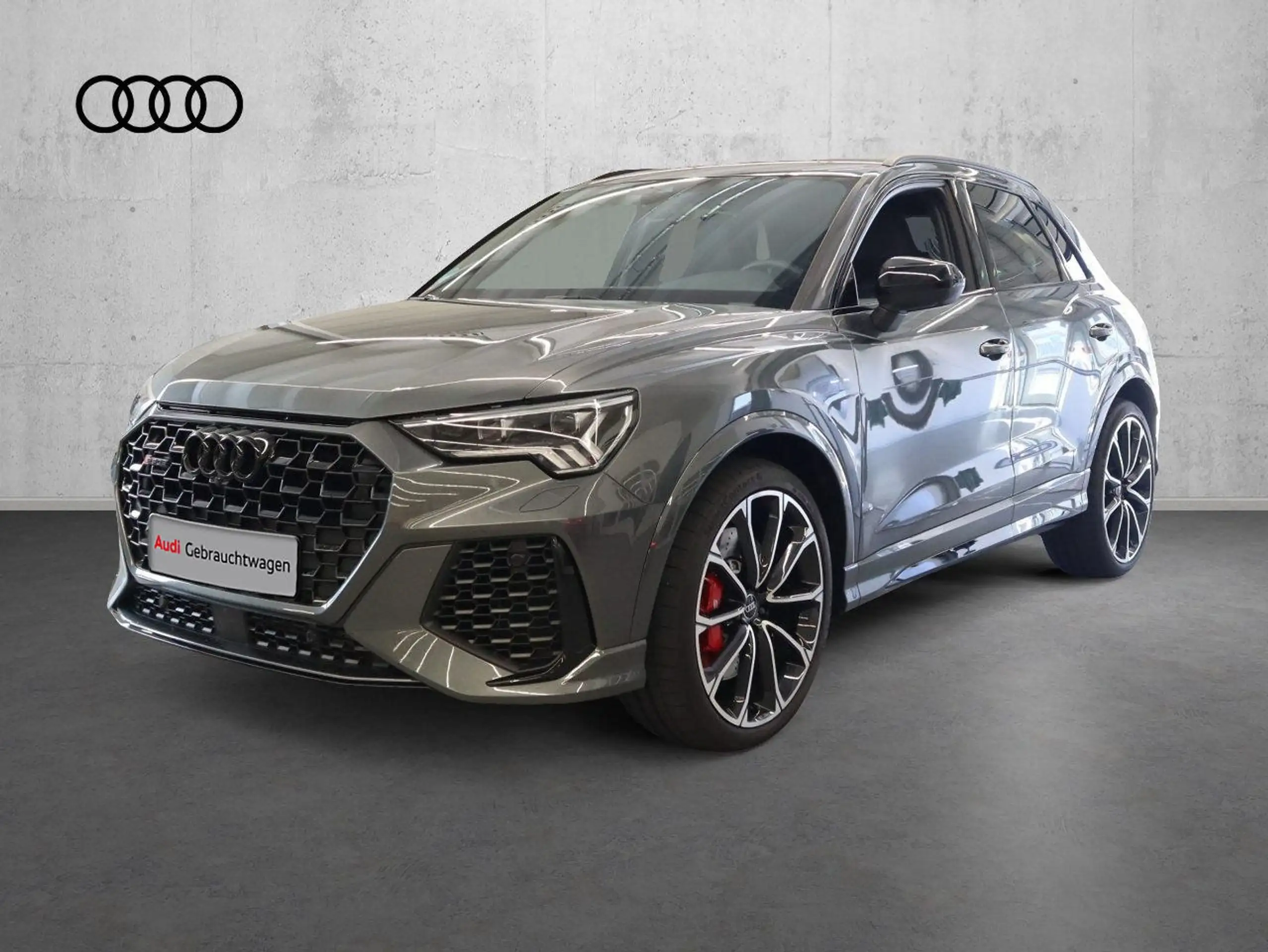 Audi - RS Q3