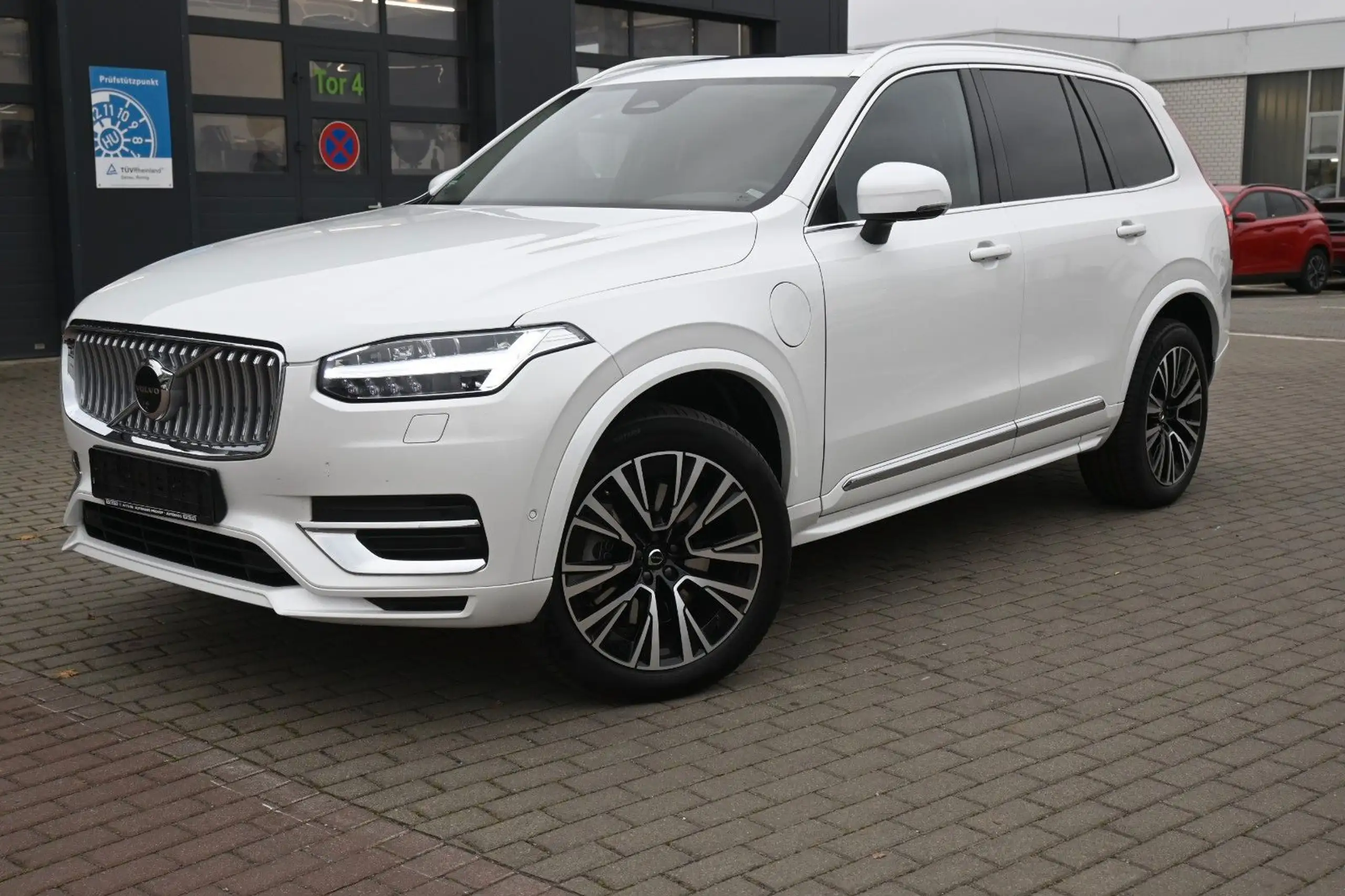 Volvo - XC90