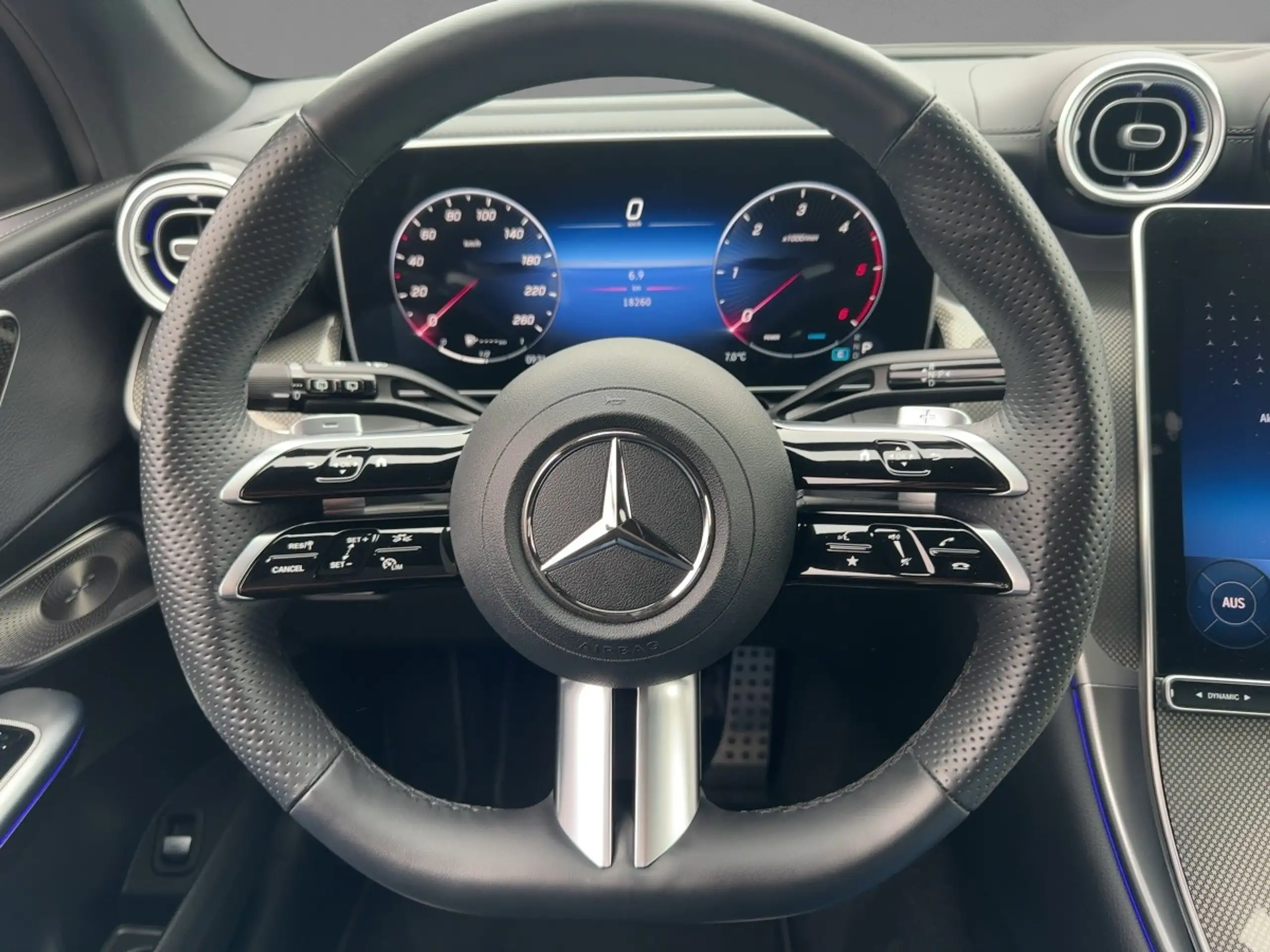 Mercedes-Benz - GLC 220