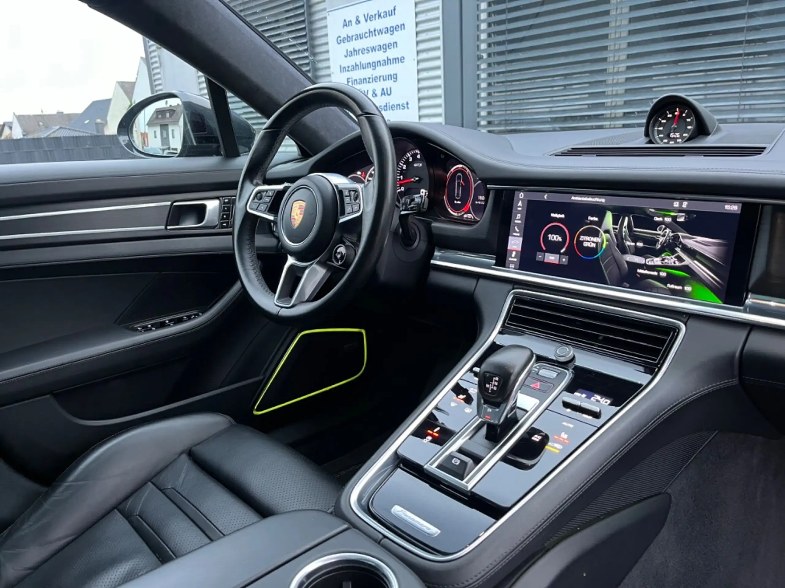 Porsche - Panamera