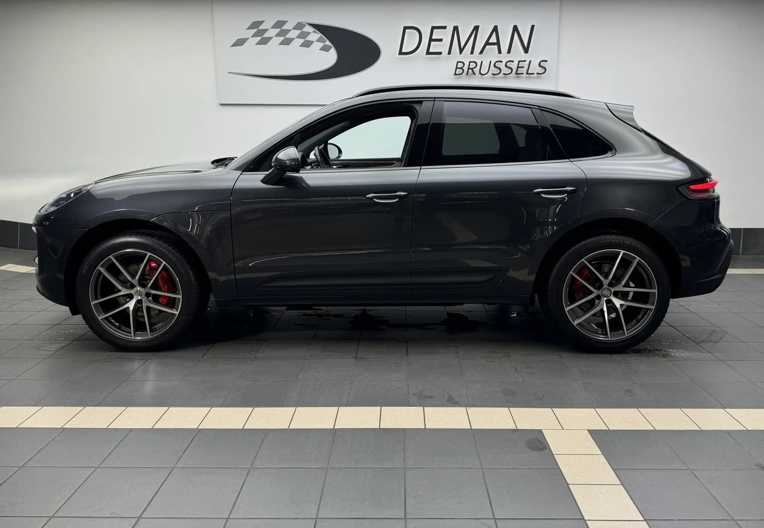 Porsche - Macan