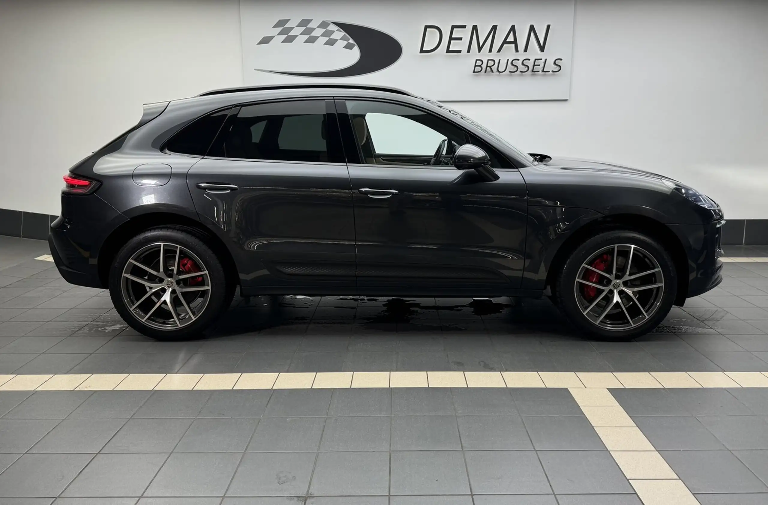 Porsche - Macan