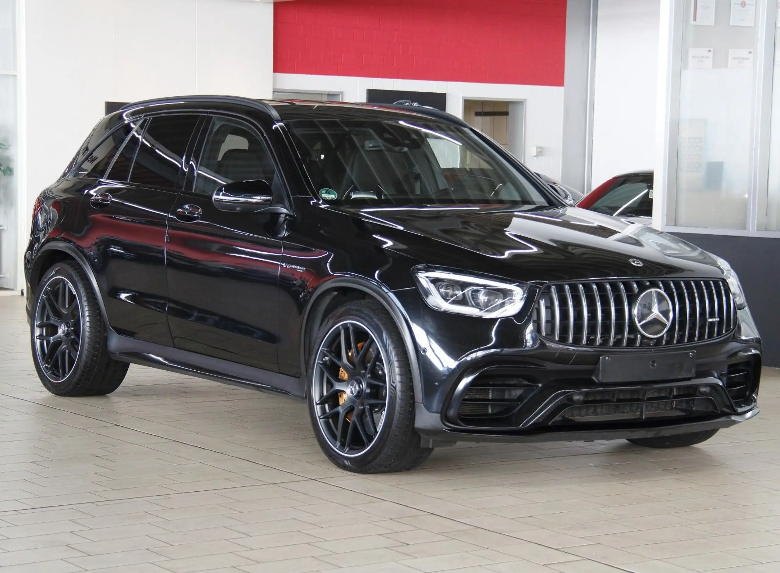 Mercedes-Benz - GLC 63 AMG