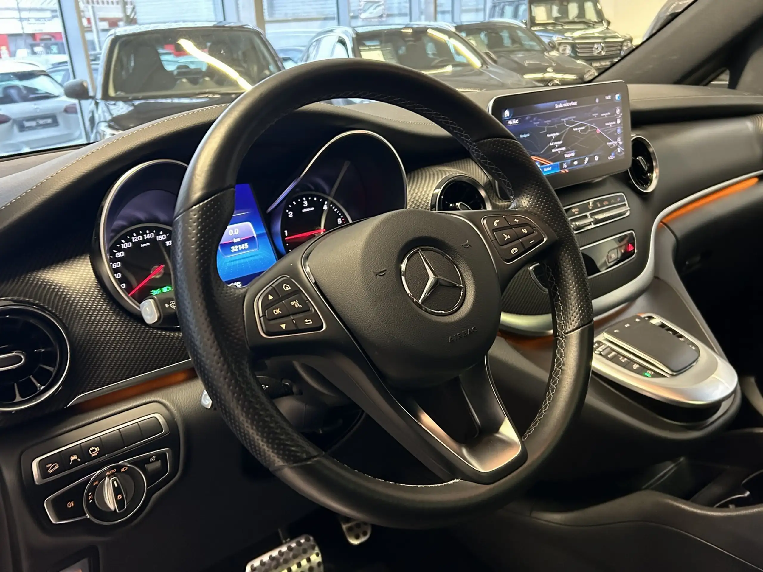 Mercedes-Benz - V 300