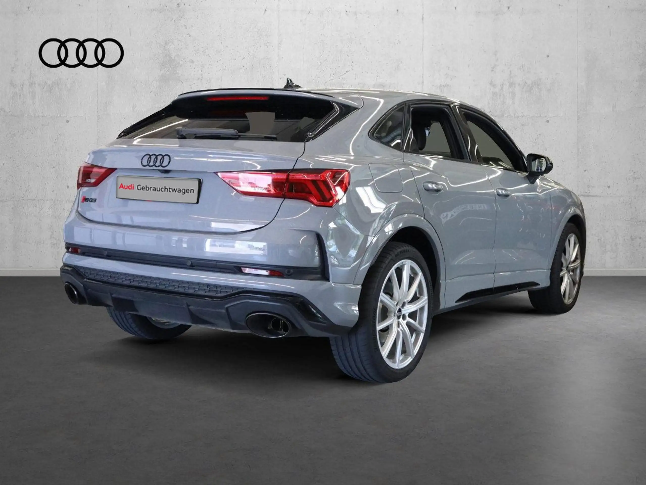 Audi - RS Q3