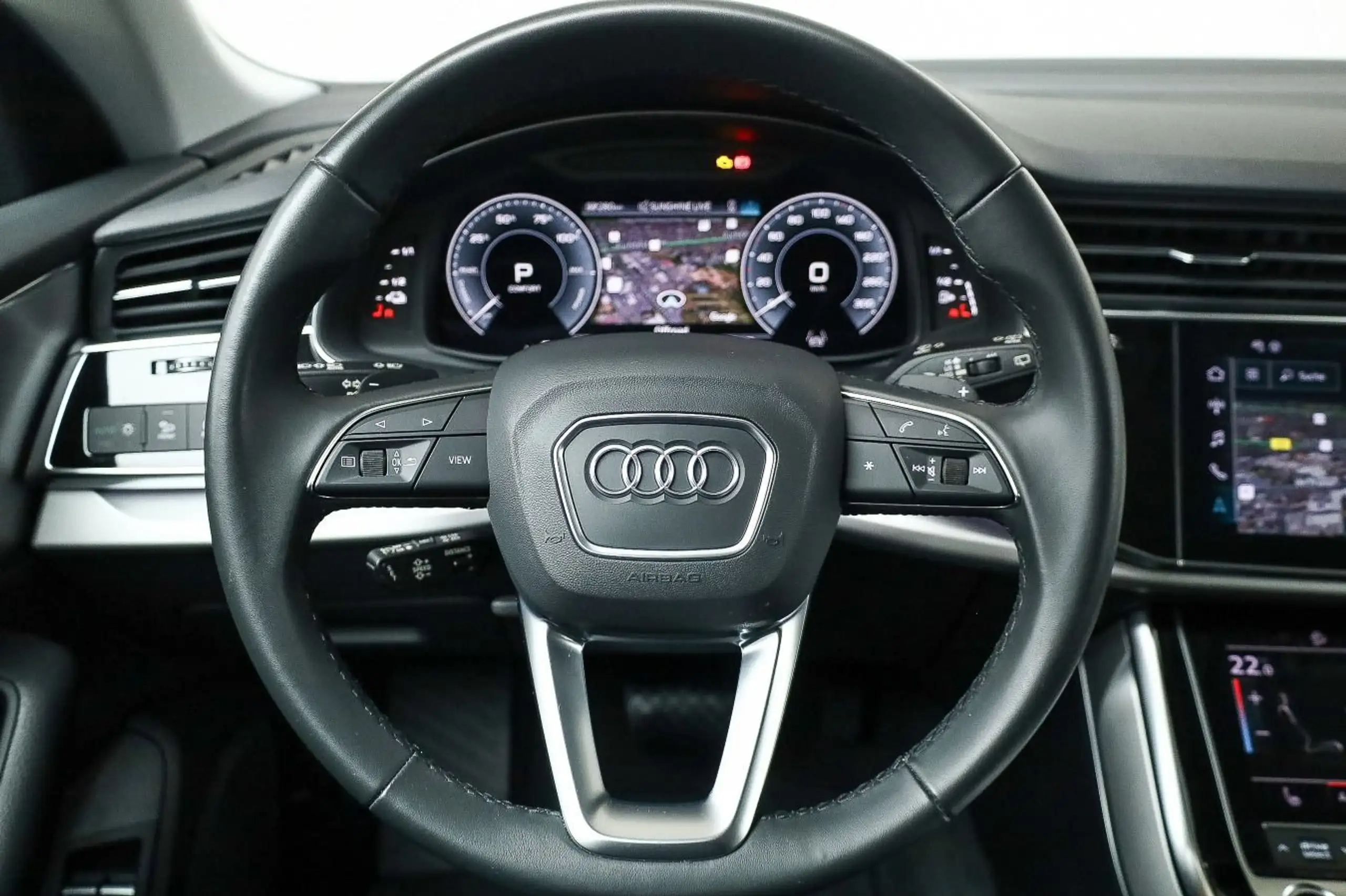 Audi - Q8