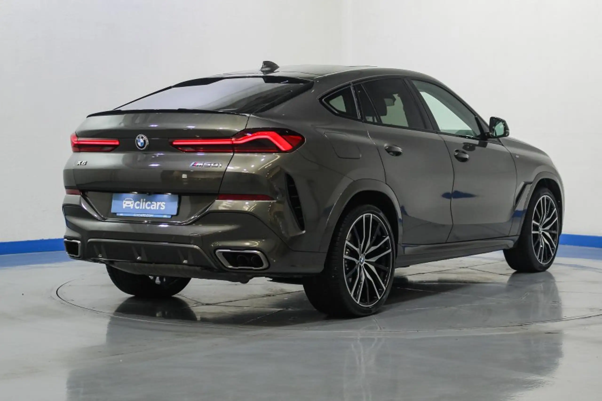 BMW - X6