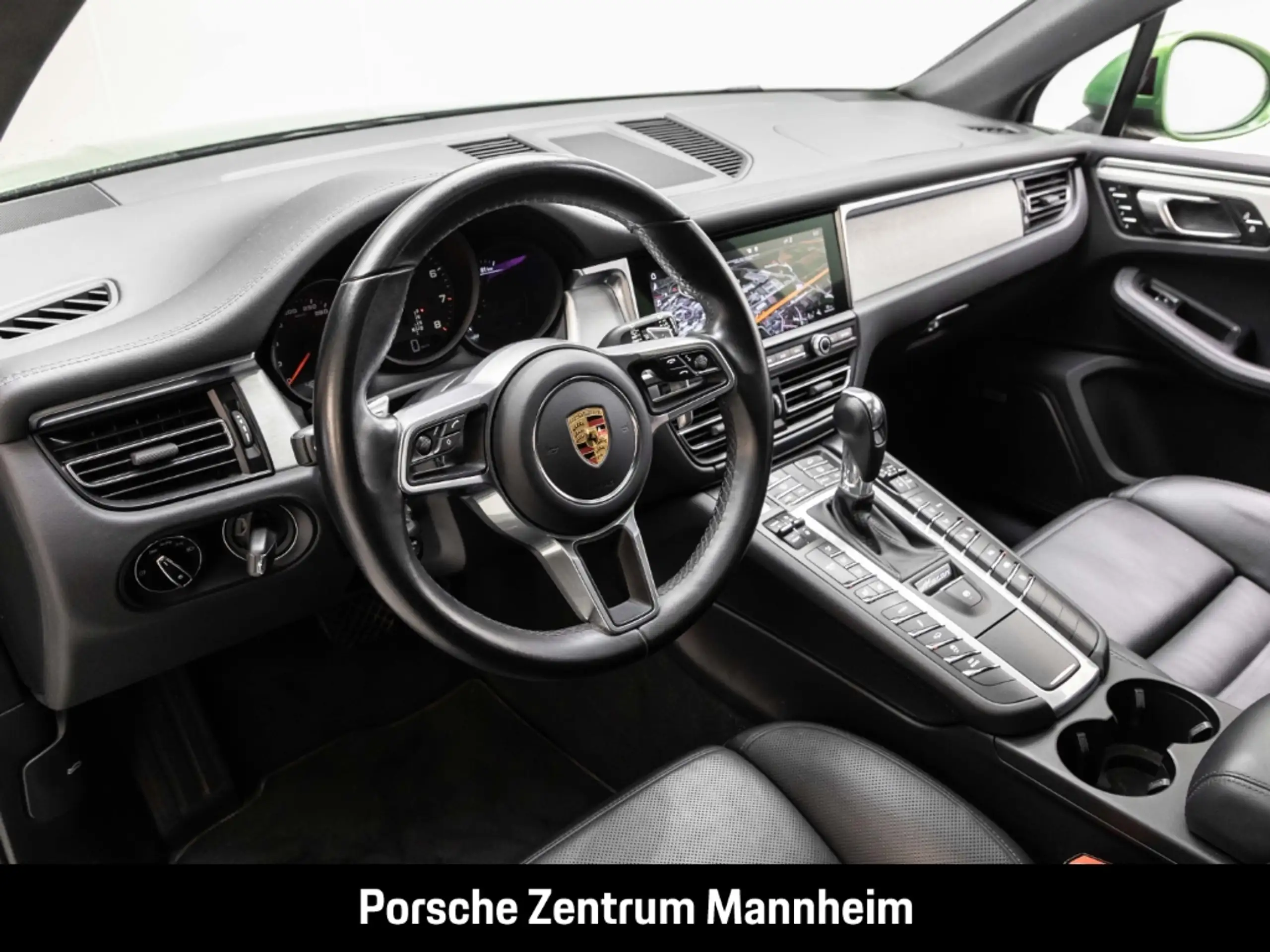 Porsche - Macan