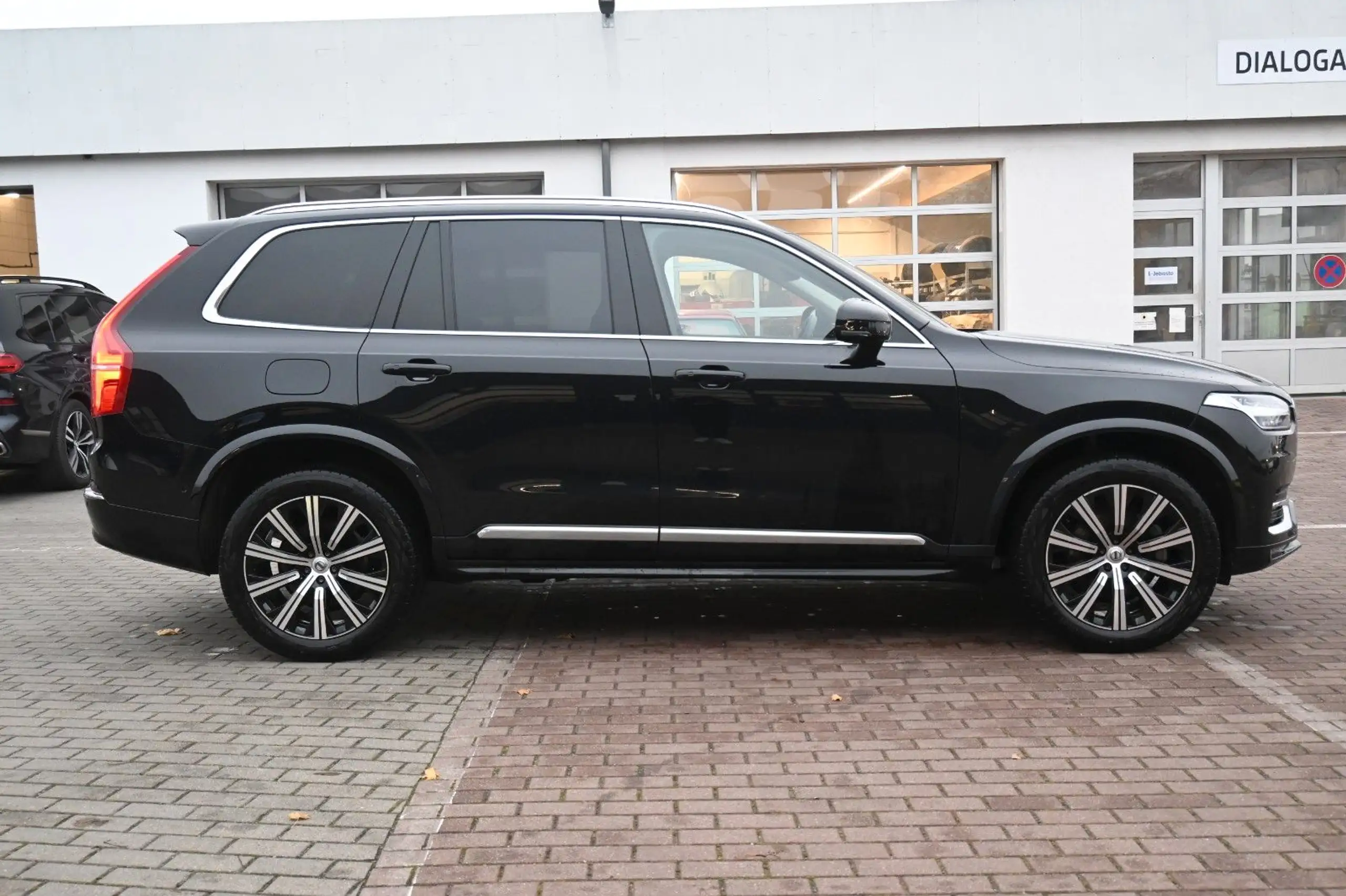 Volvo - XC90