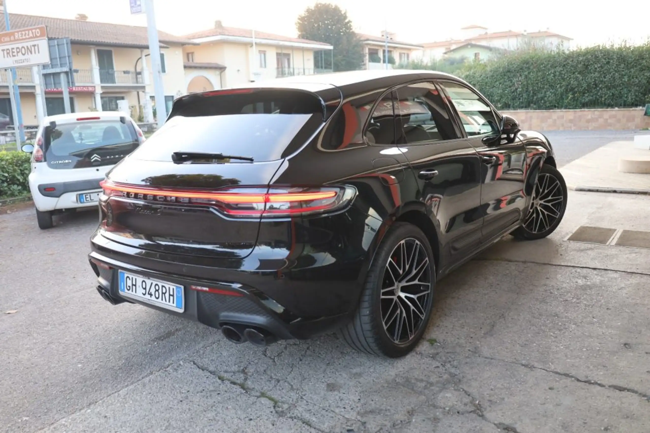 Porsche - Macan