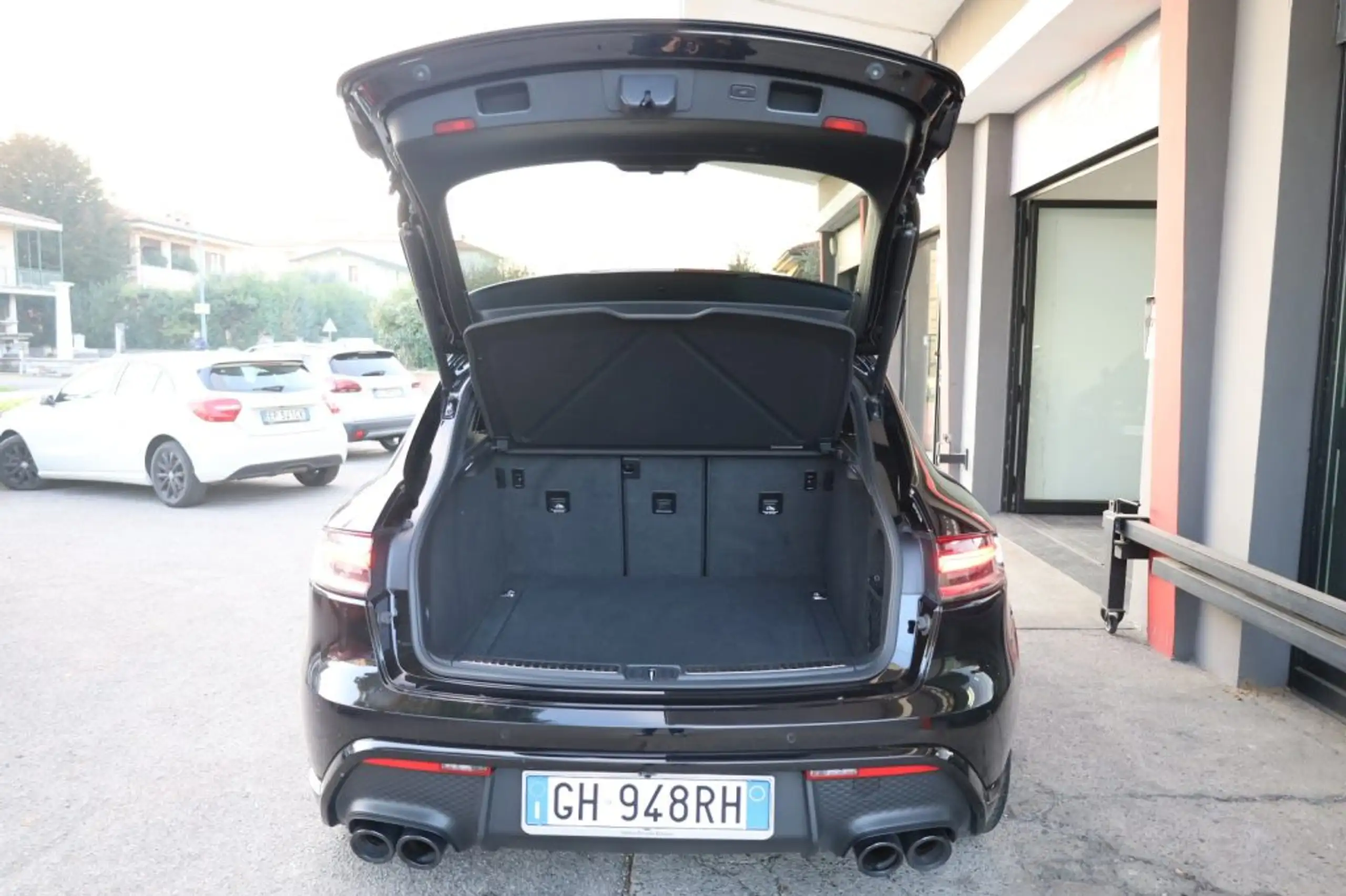 Porsche - Macan