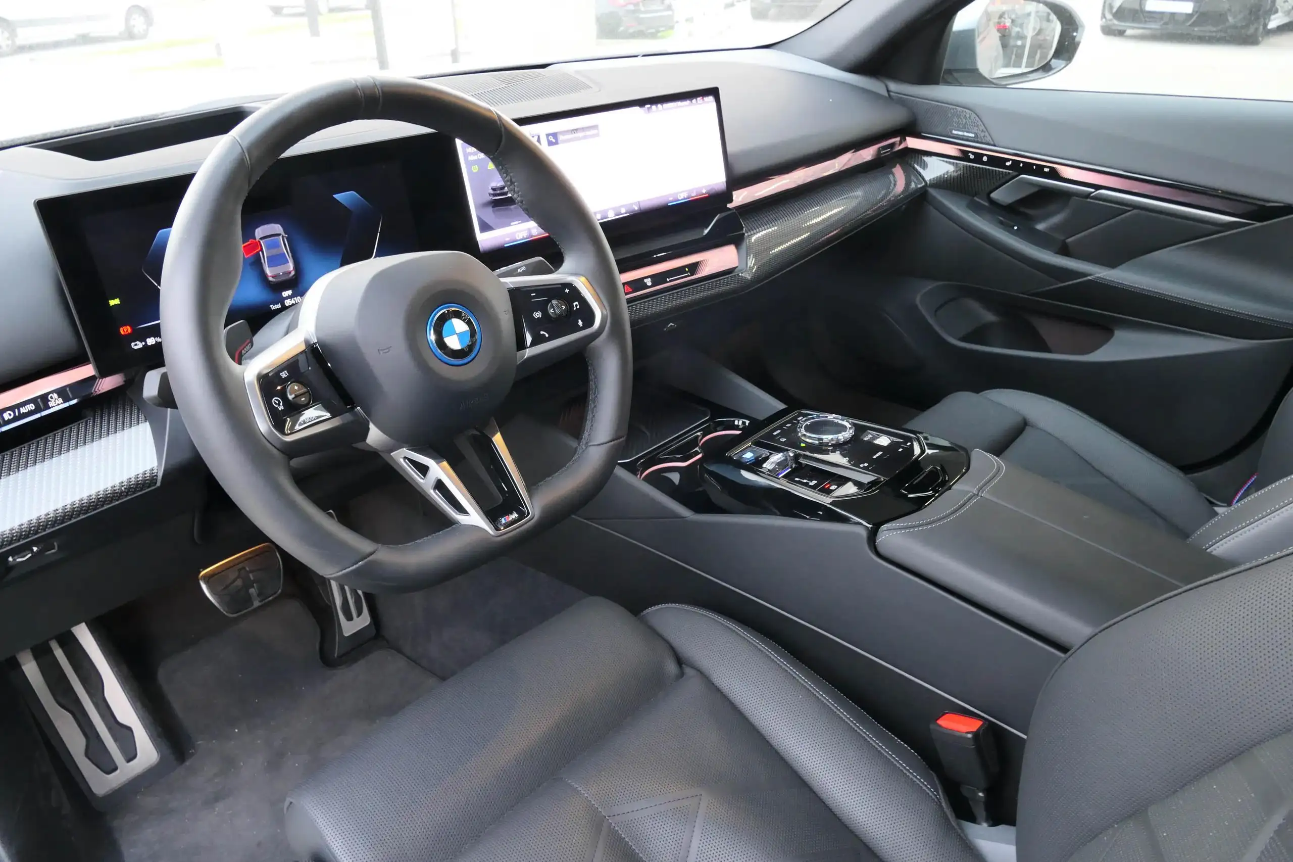 BMW - i5