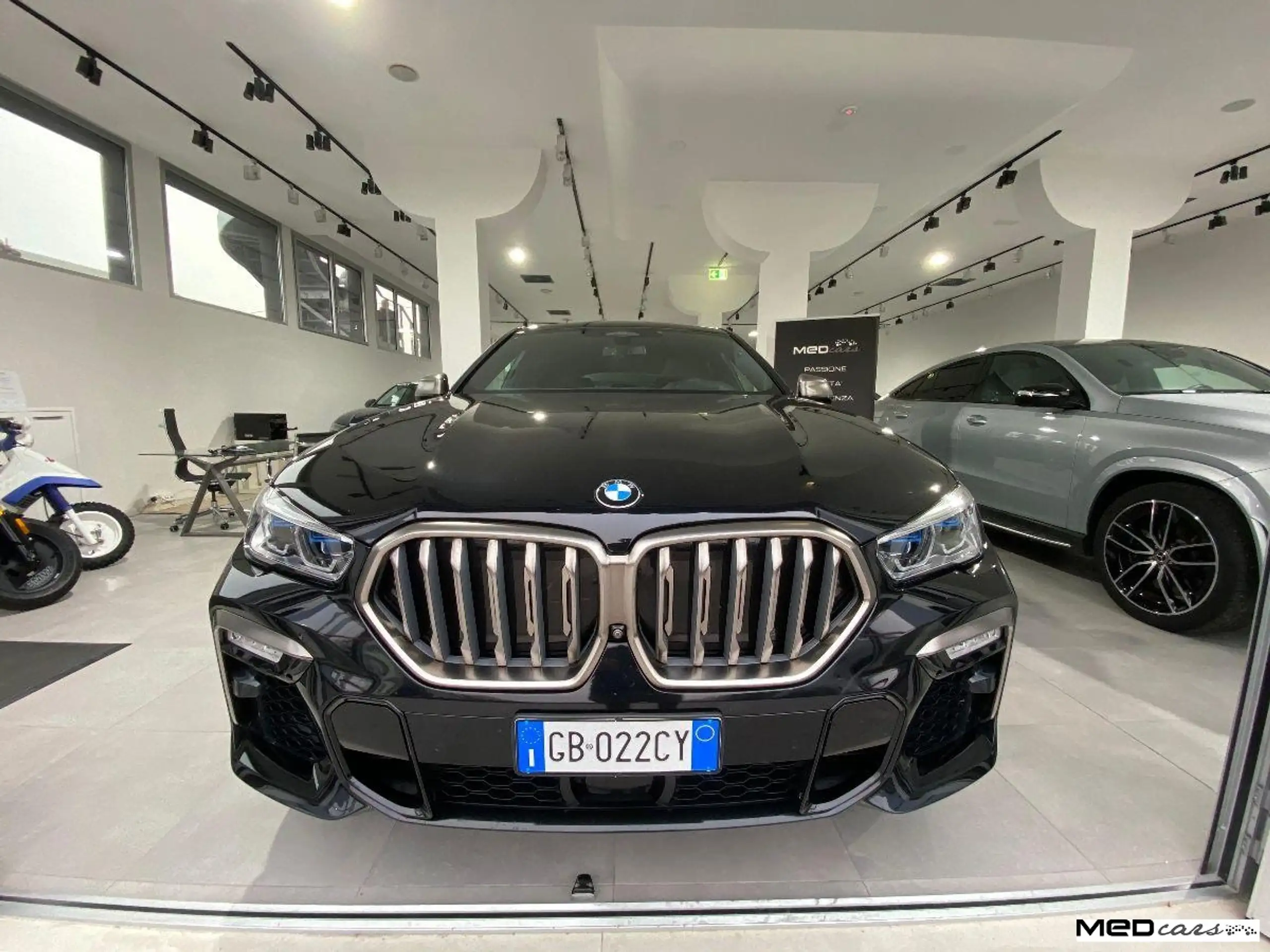 BMW - X6