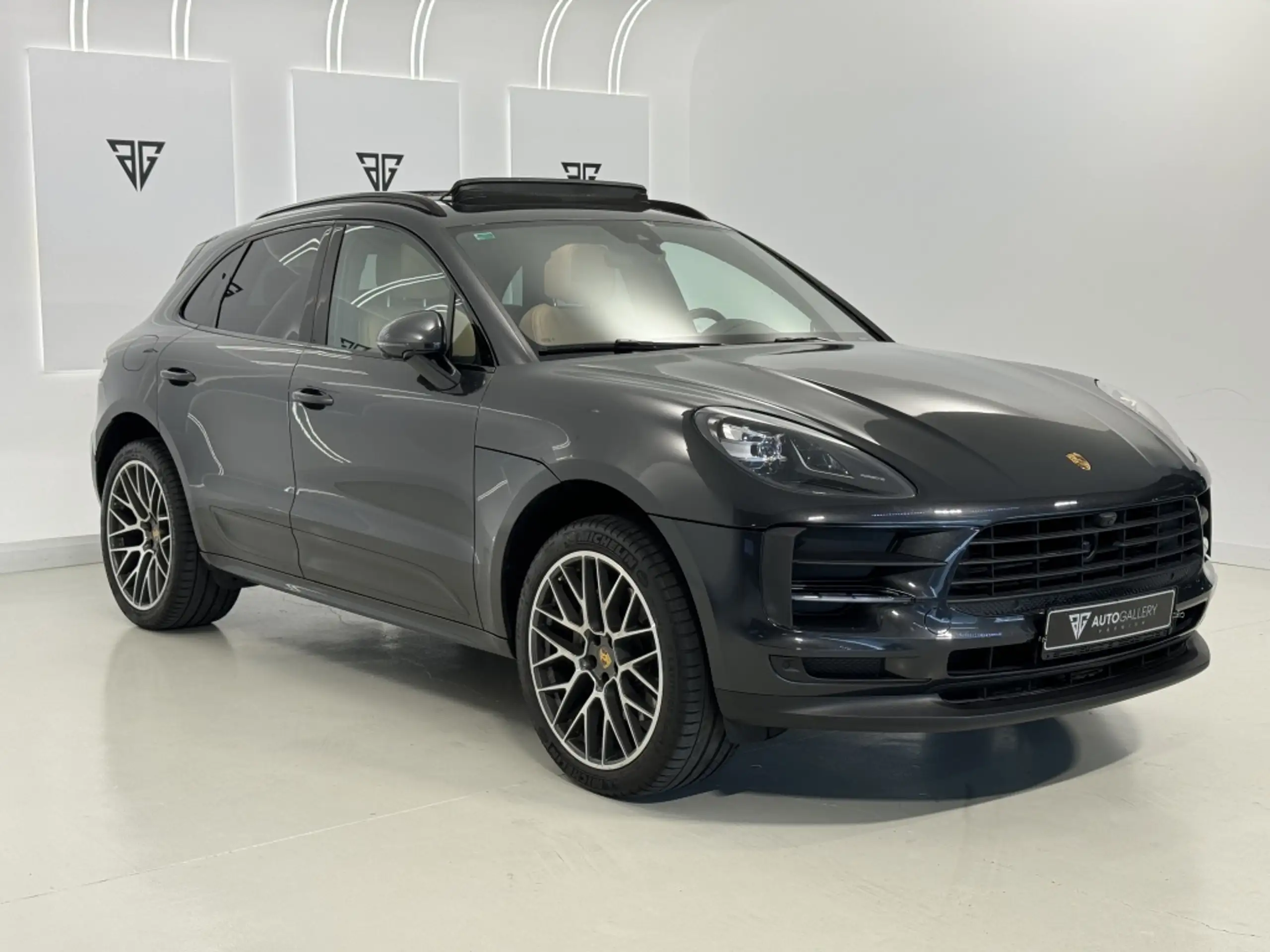 Porsche - Macan