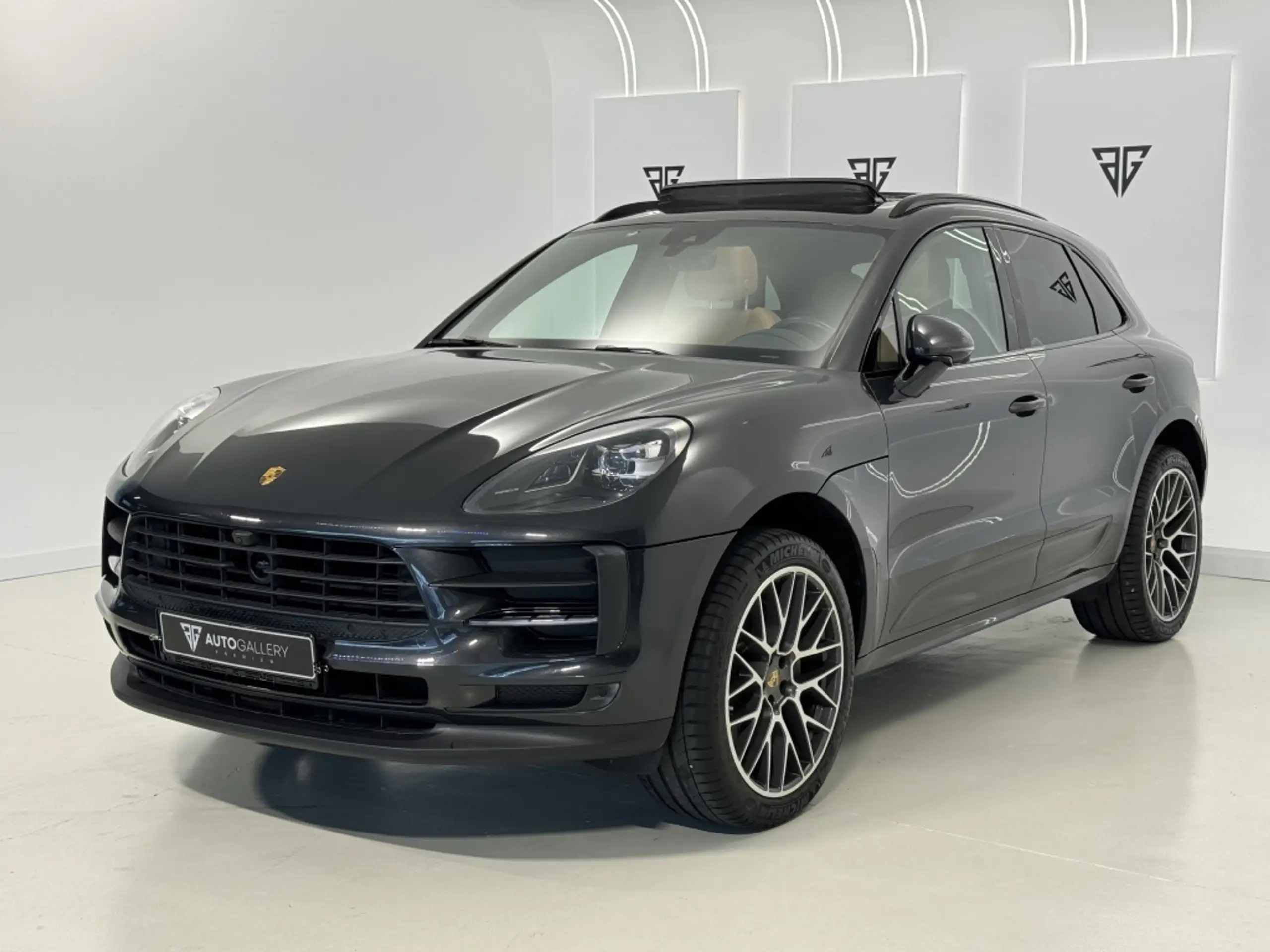 Porsche - Macan