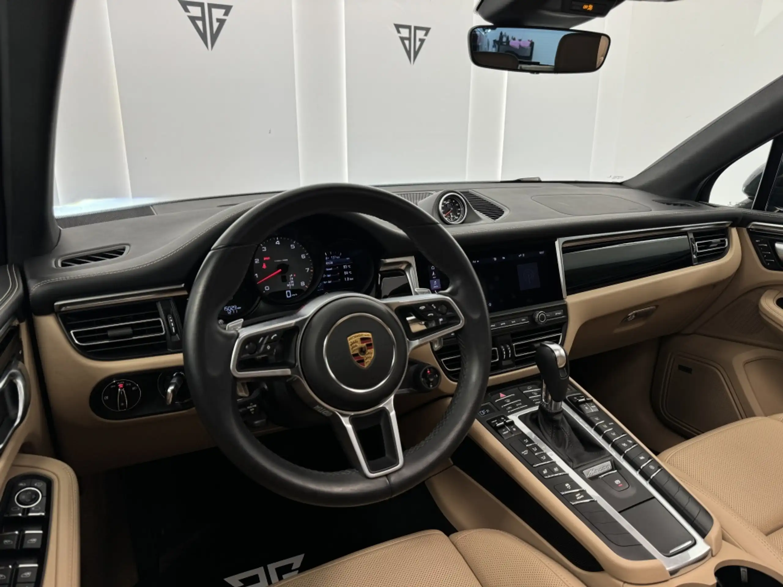 Porsche - Macan