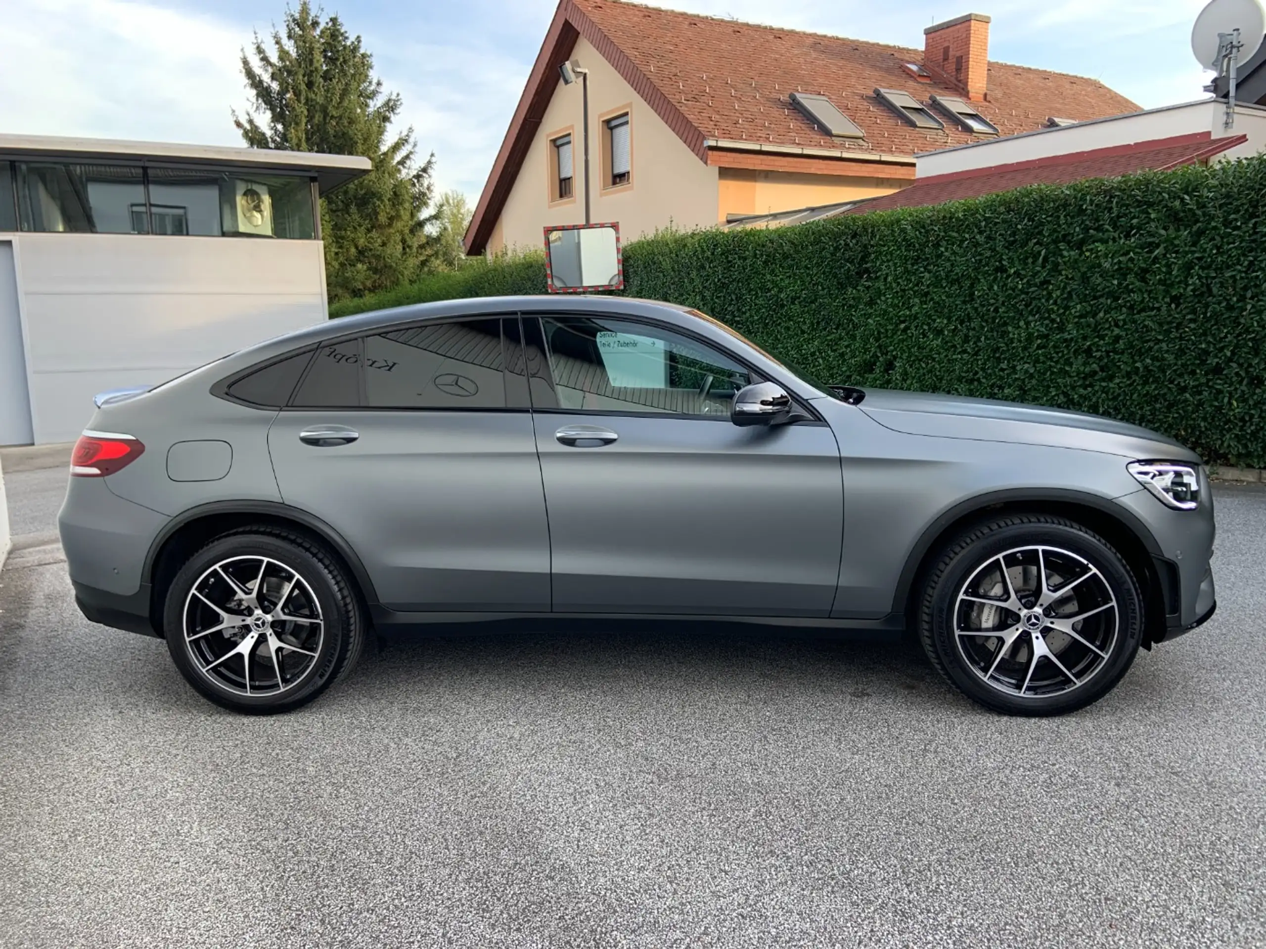 Mercedes-Benz - GLC 300