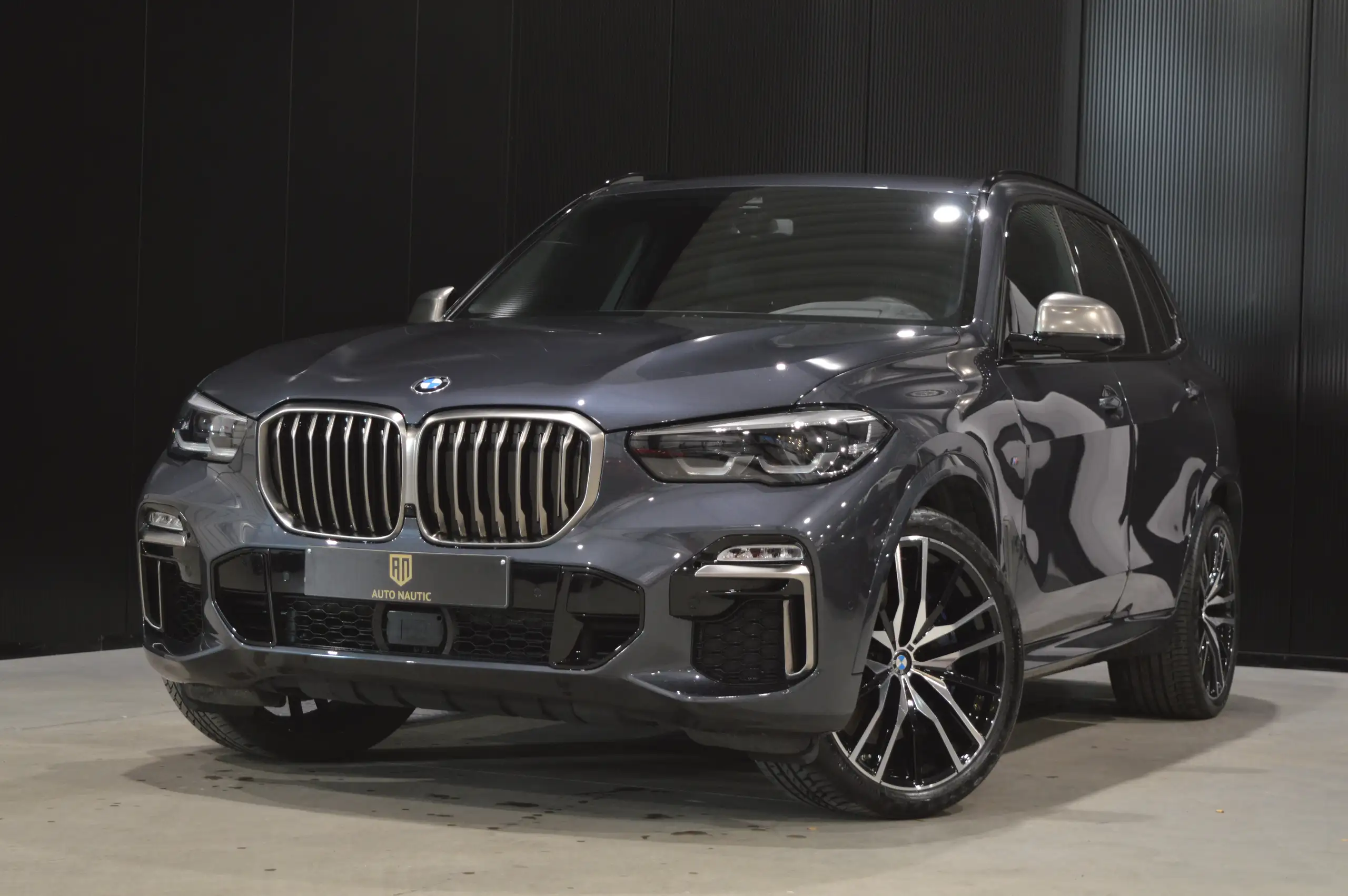 BMW - X5 M