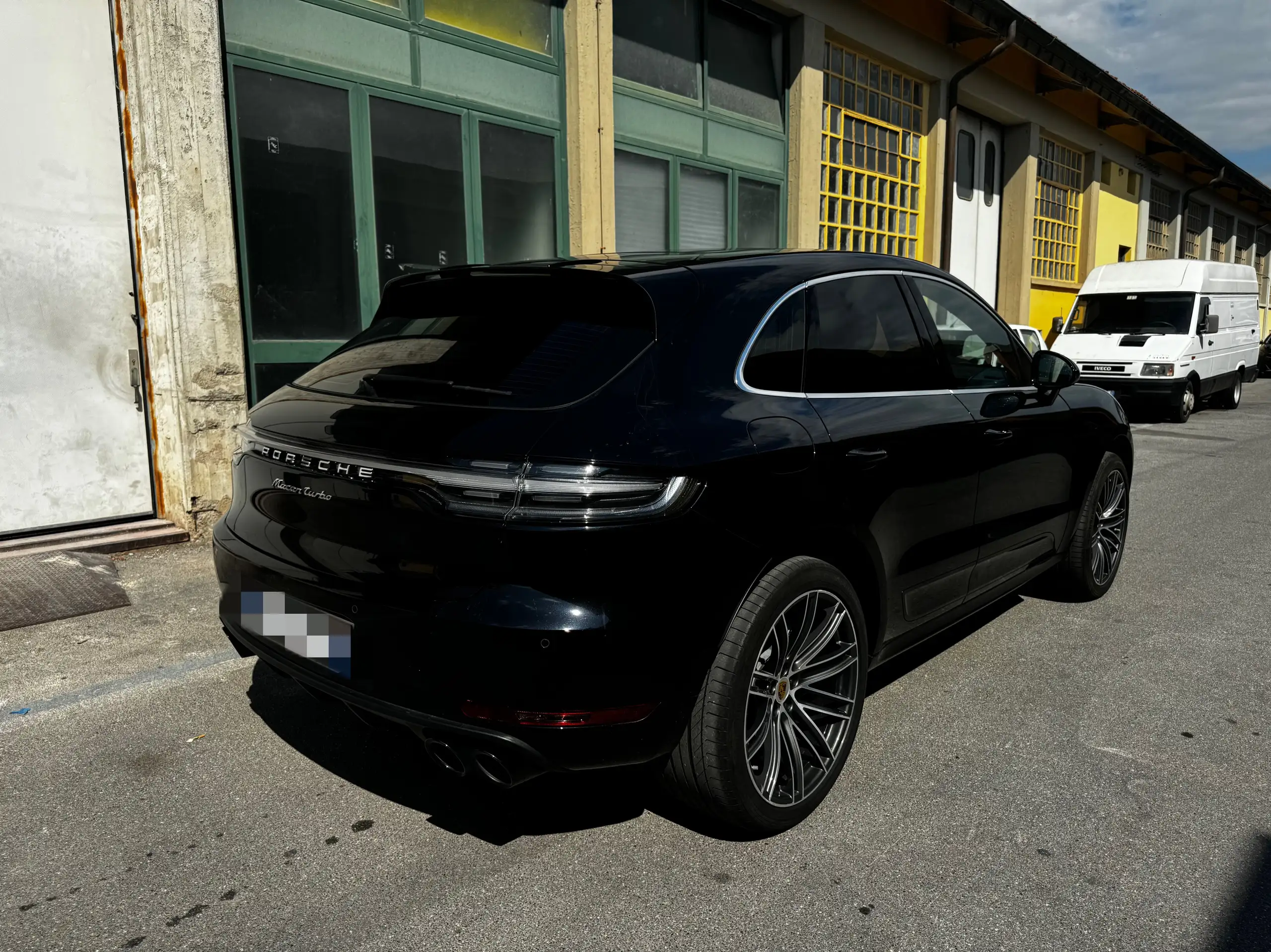 Porsche - Macan