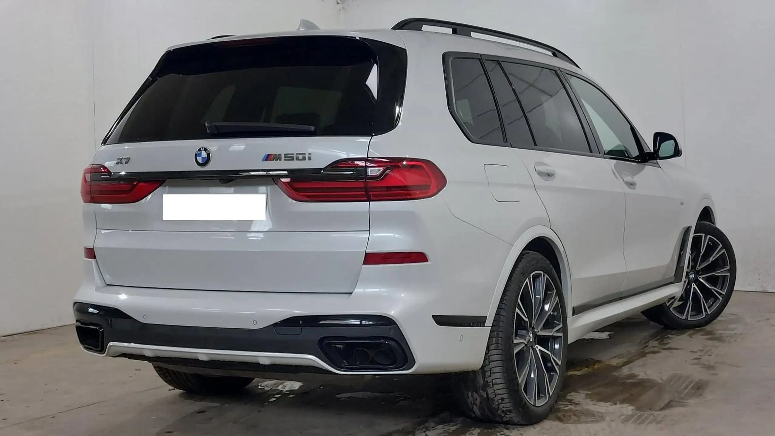 BMW - X7 M