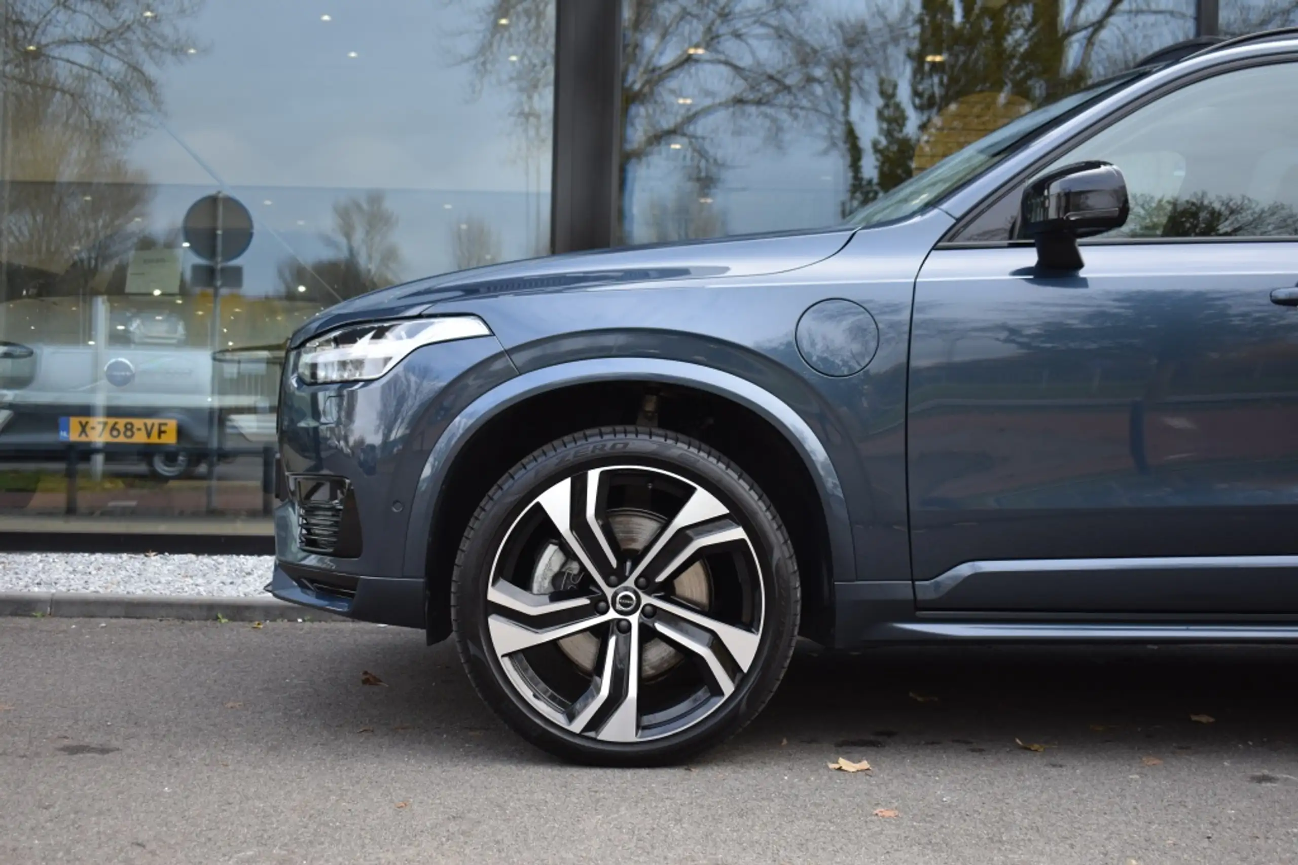 Volvo - XC90