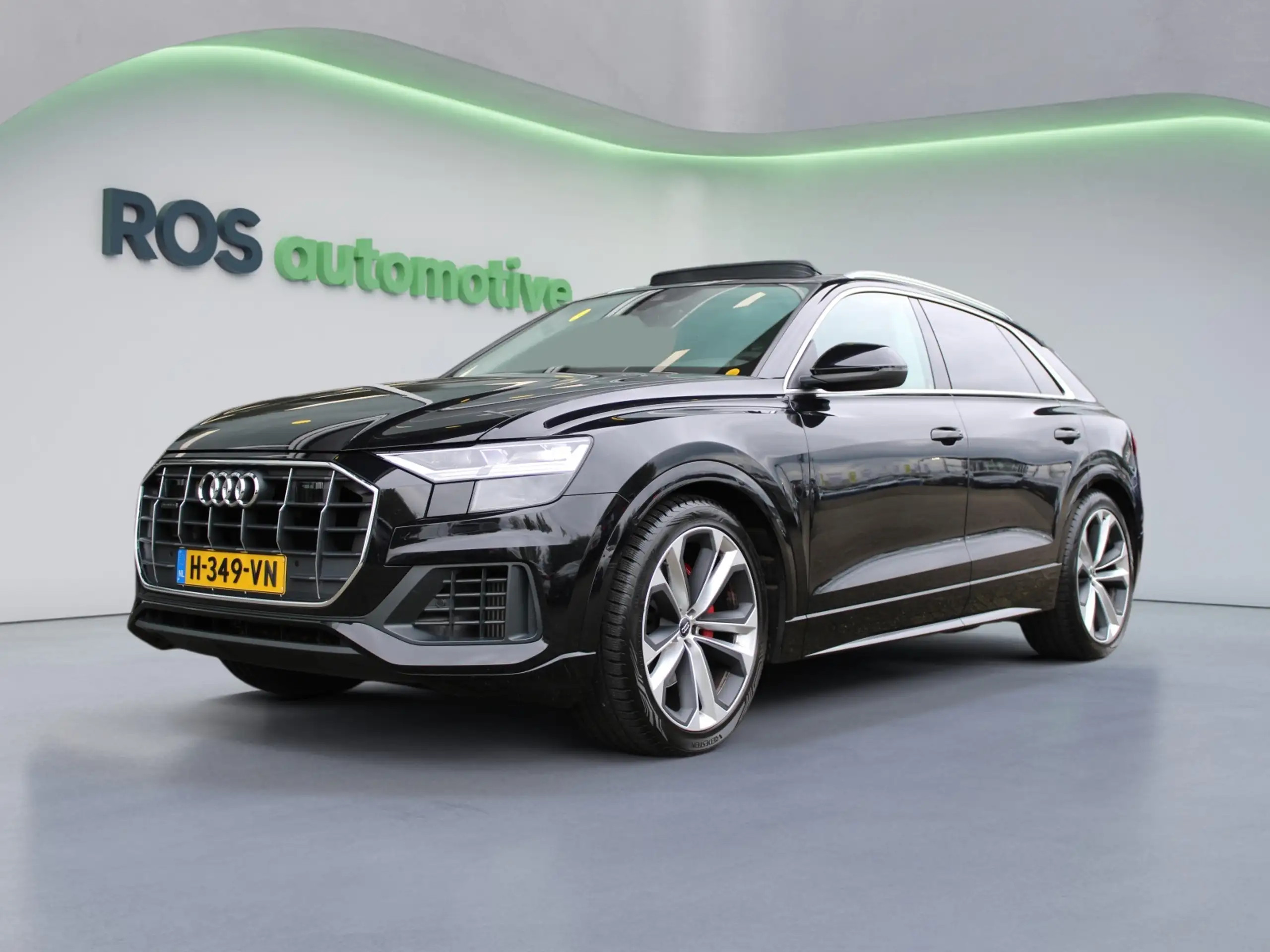 Audi - Q8