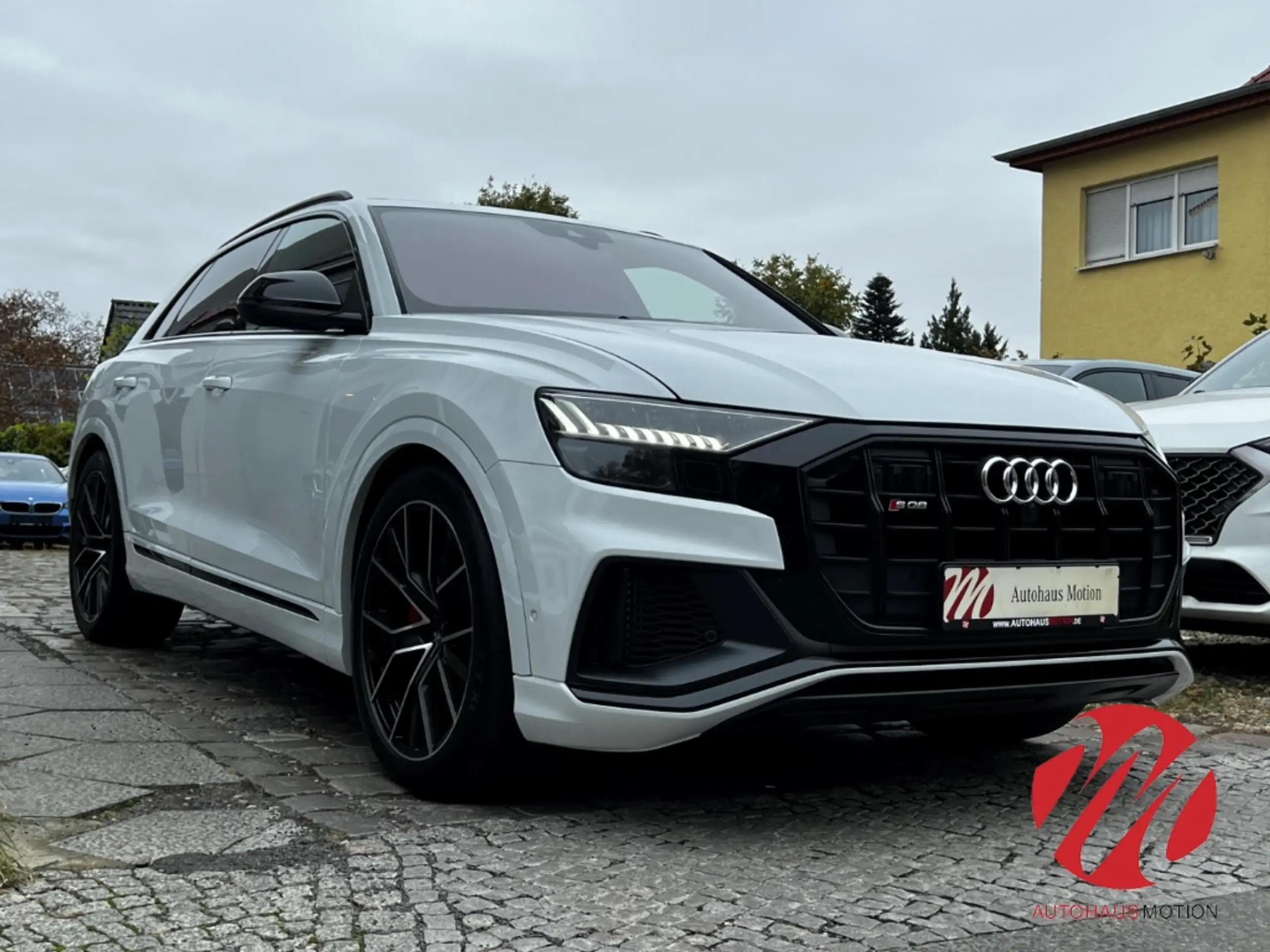 Audi - SQ8