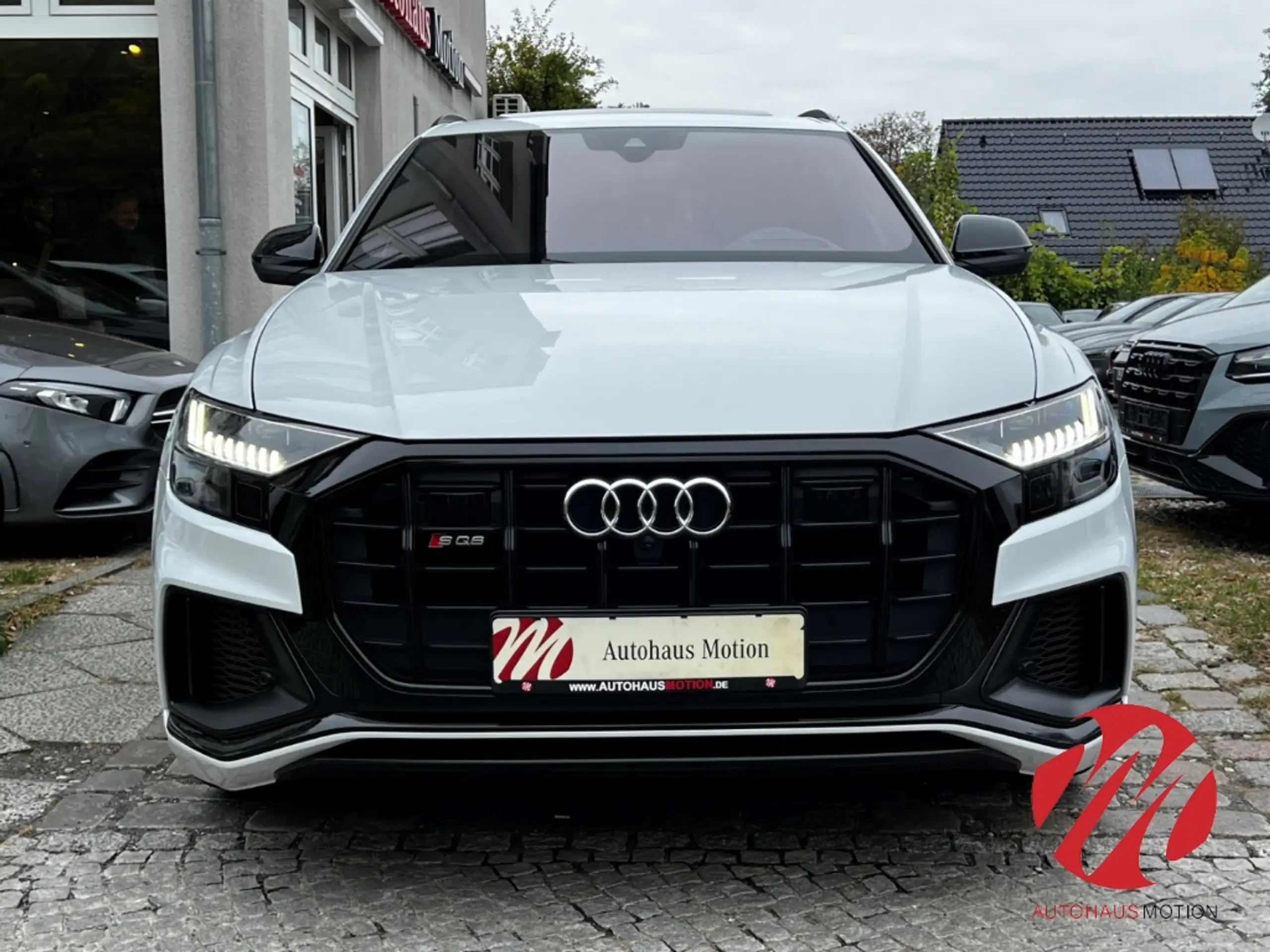 Audi - SQ8