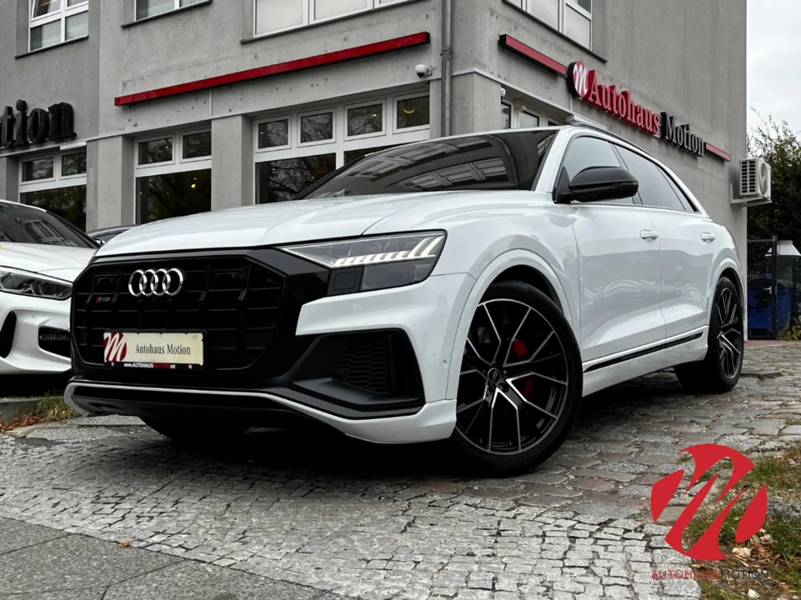 Audi - SQ8