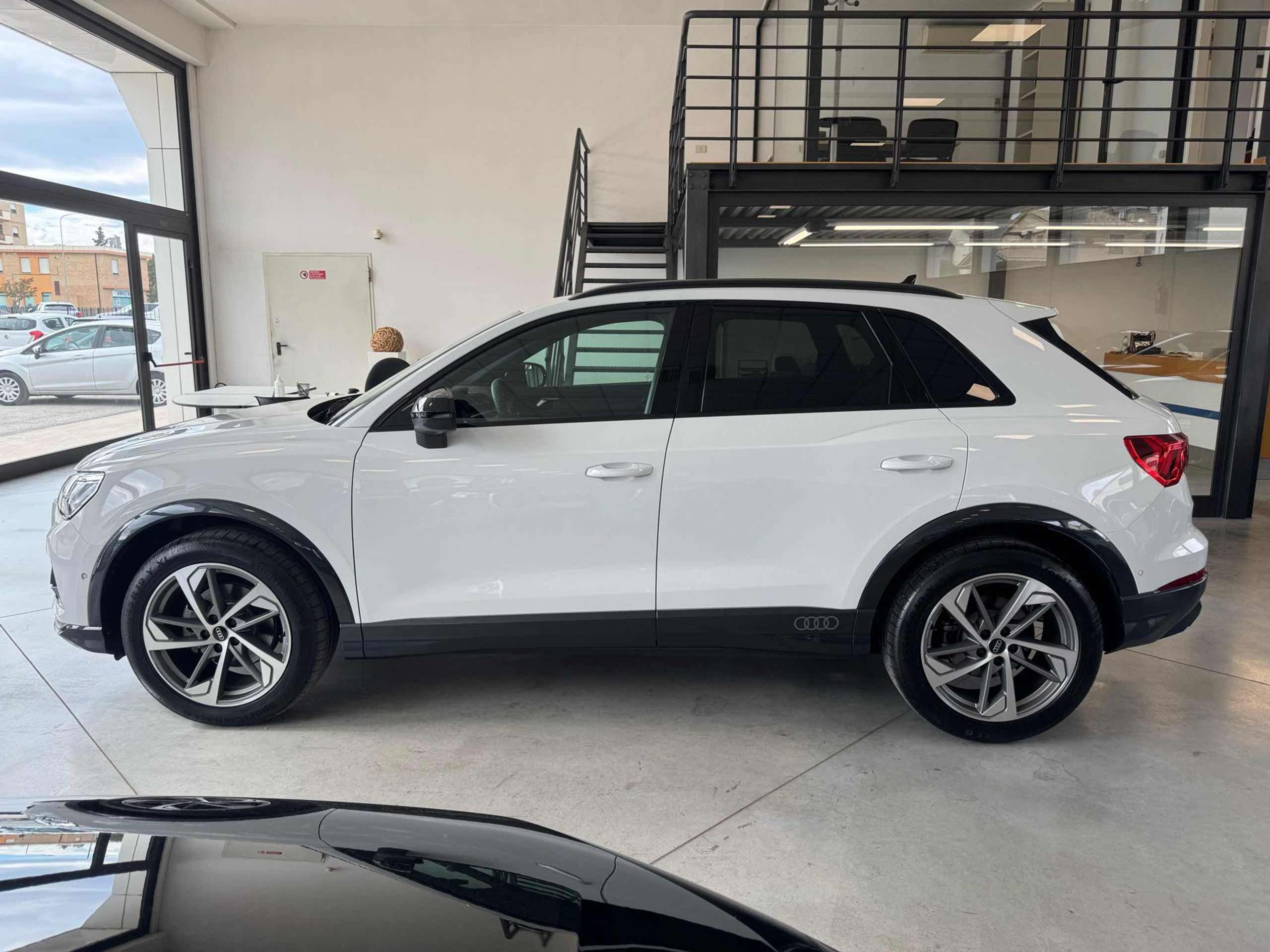 Audi - Q3