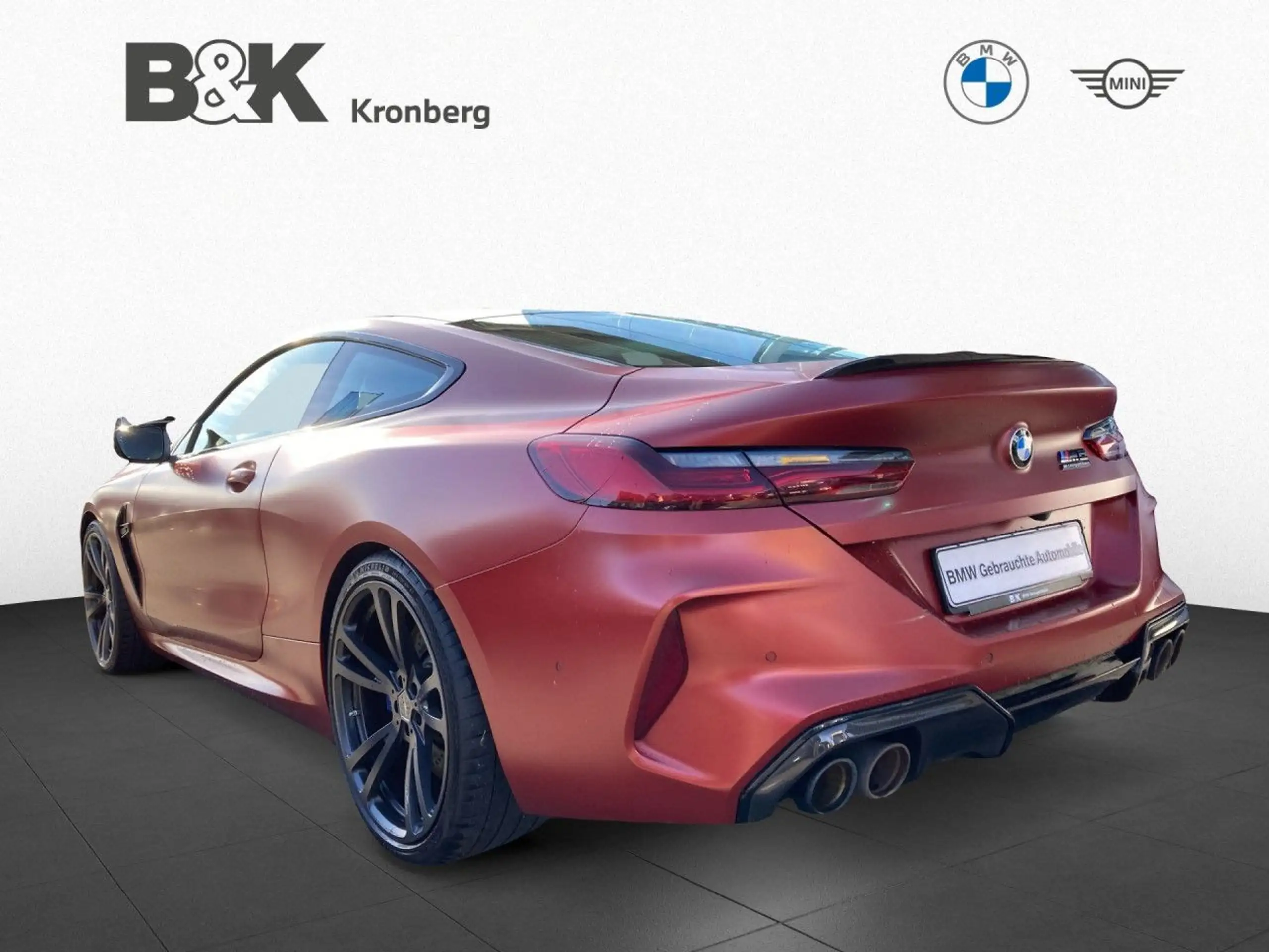 BMW - M8