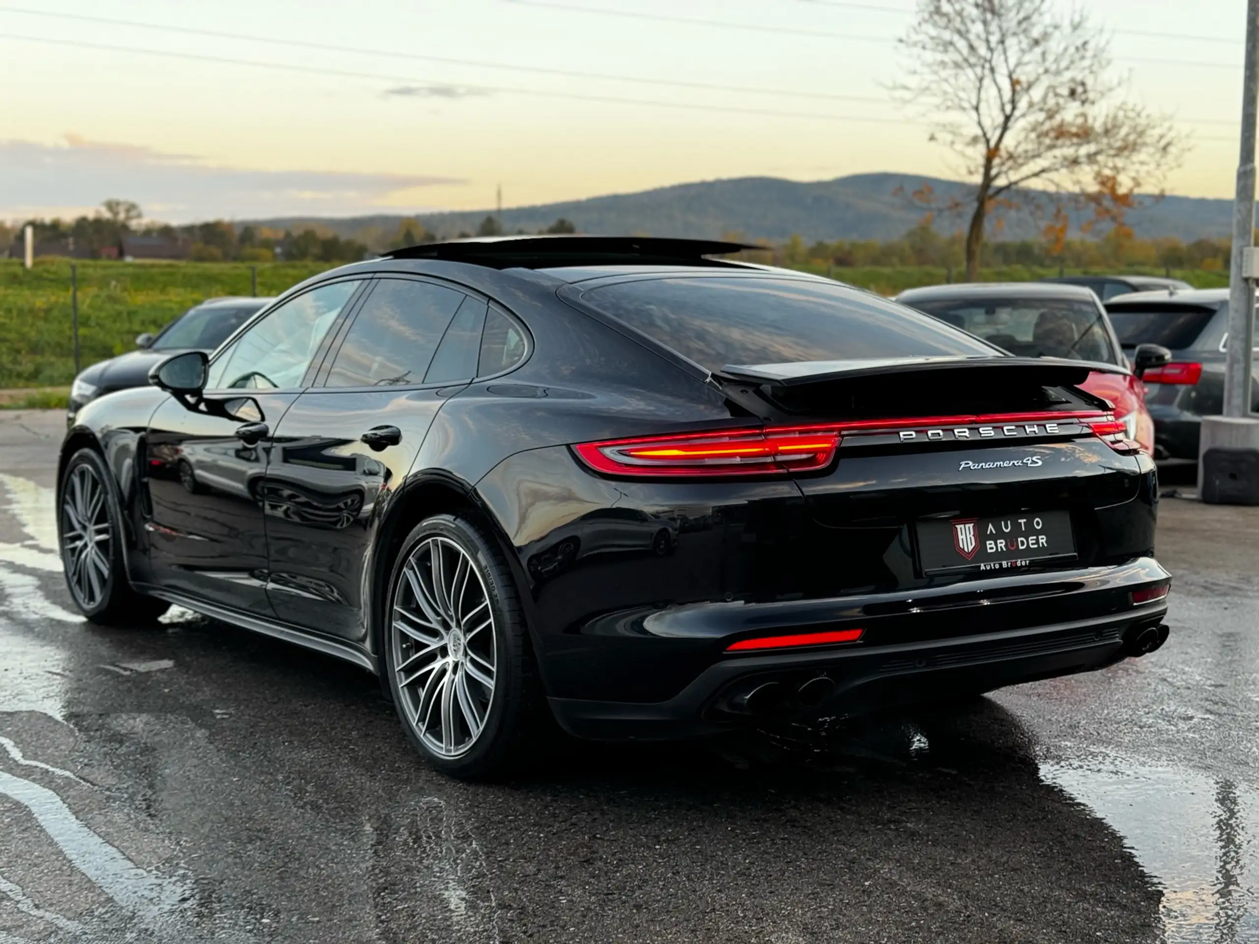 Porsche - Panamera