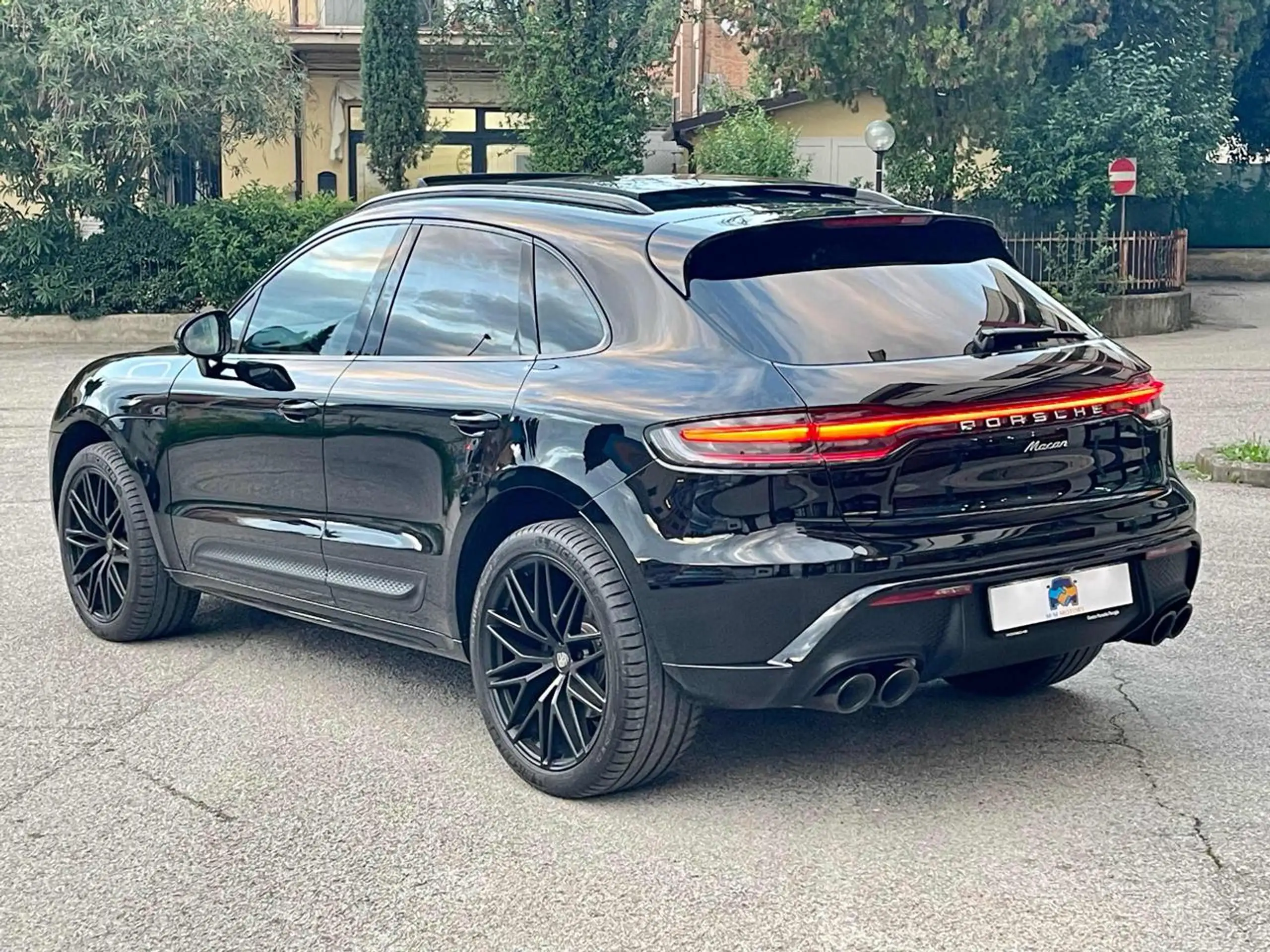 Porsche - Macan