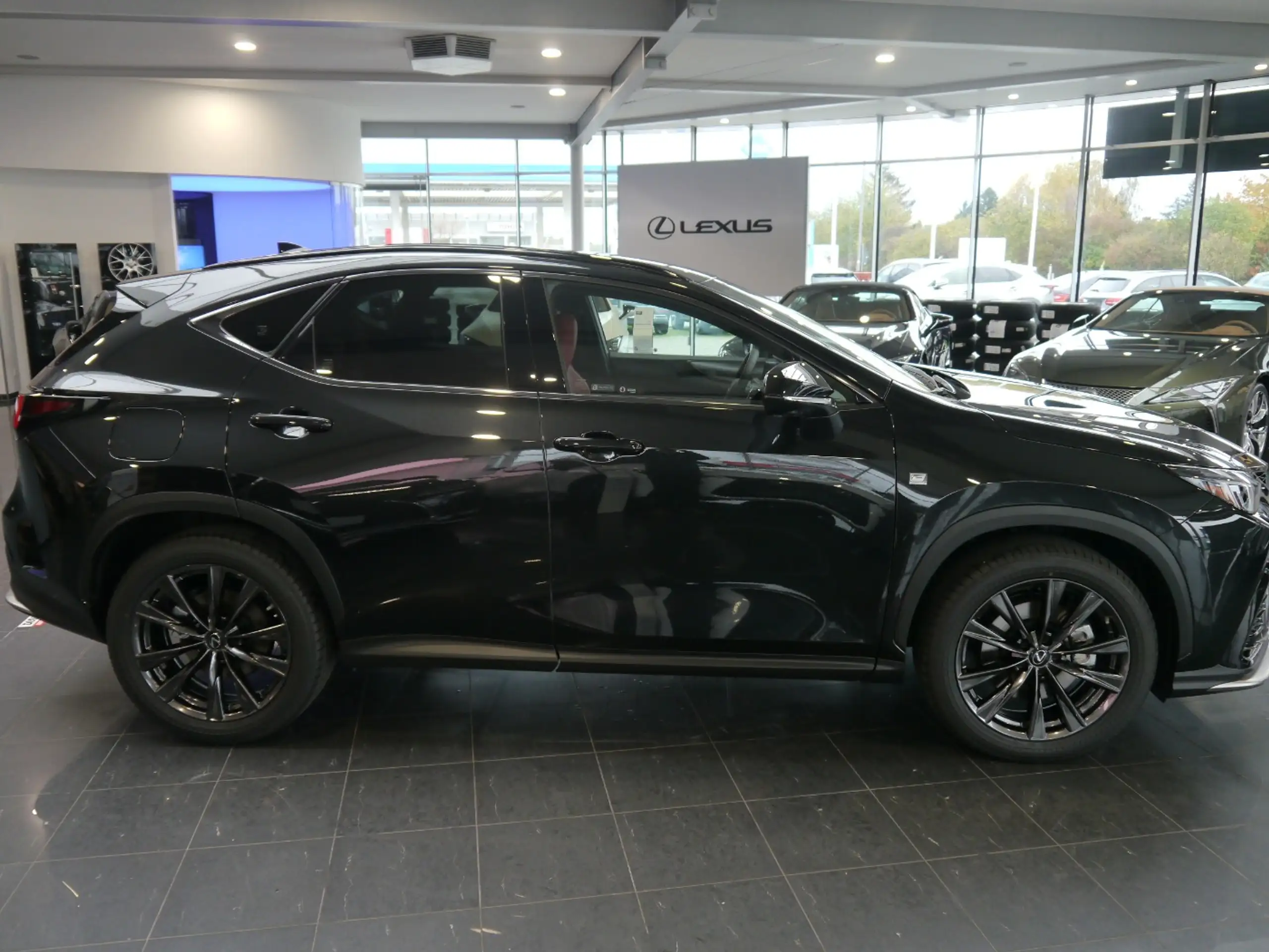 Lexus - NX 450h+