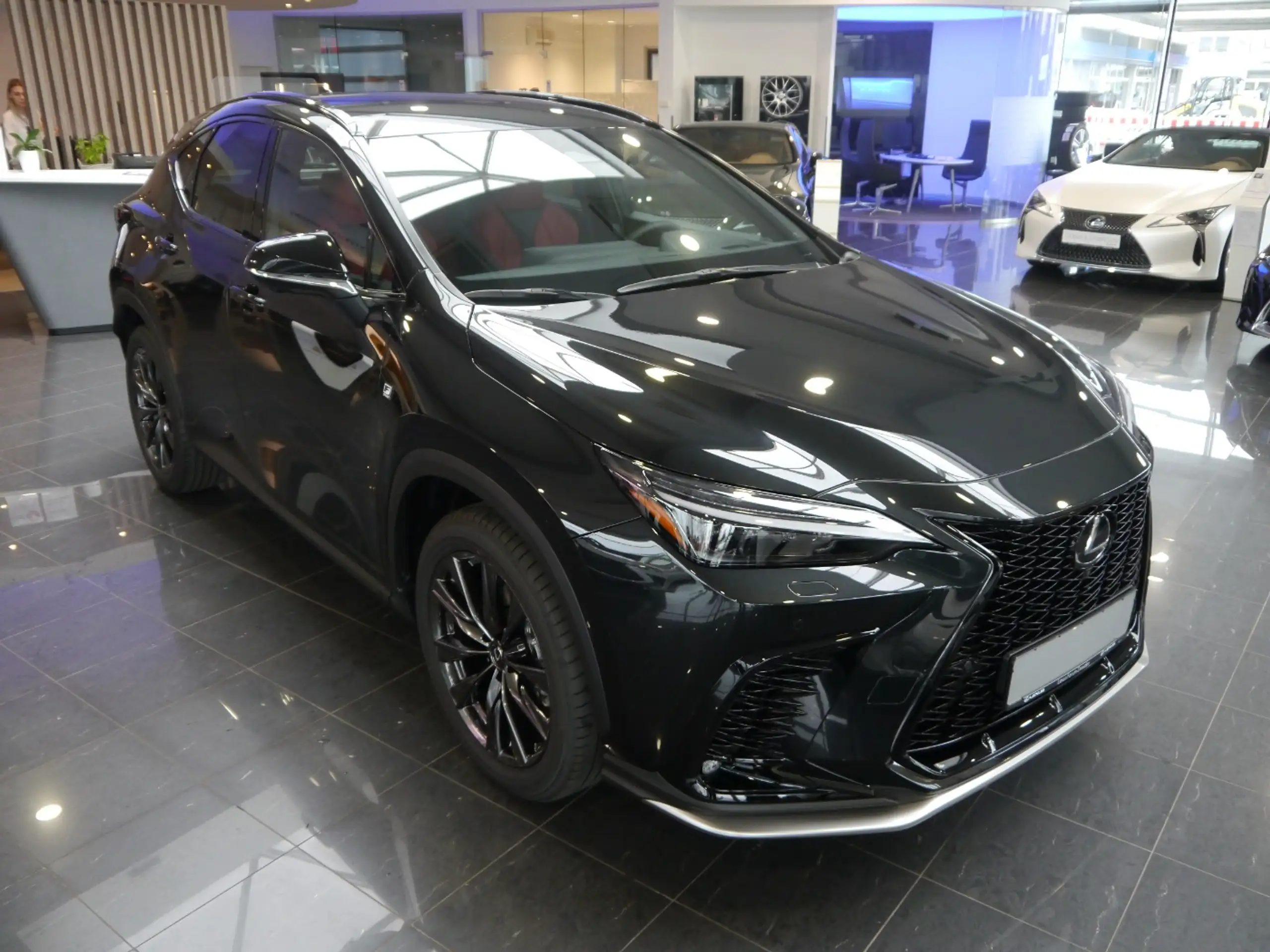 Lexus - NX 450h+