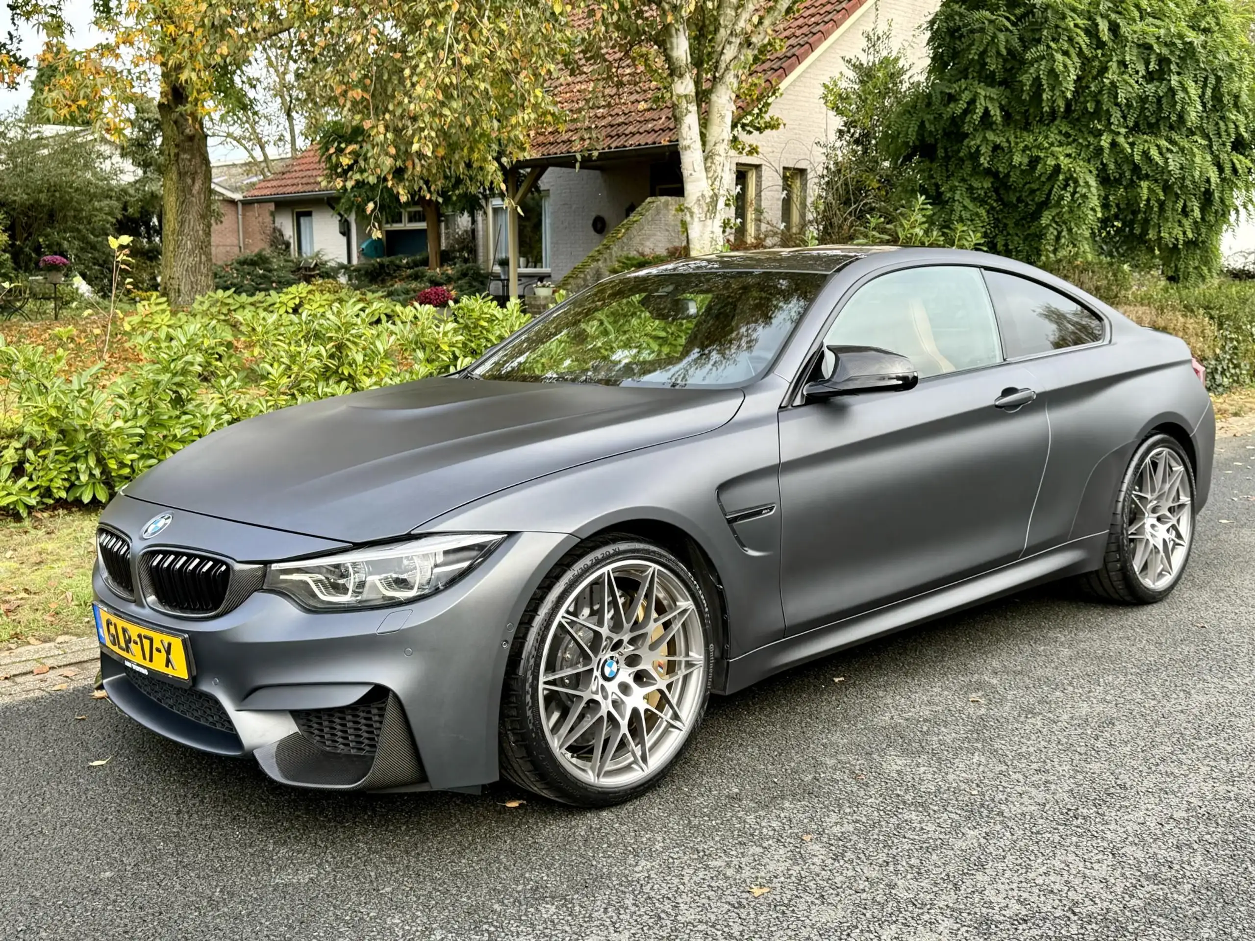 BMW - M4